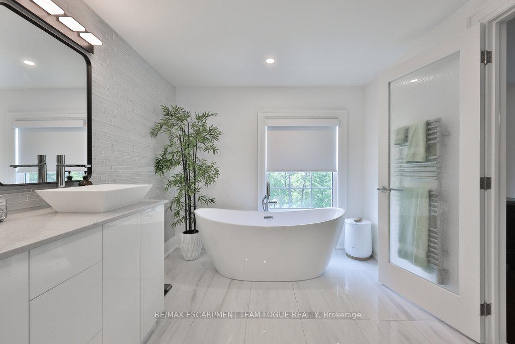 Photo 42 of Unit 4, 4211 Millcroft Park Drive, Burlington, Rose — HOMEH