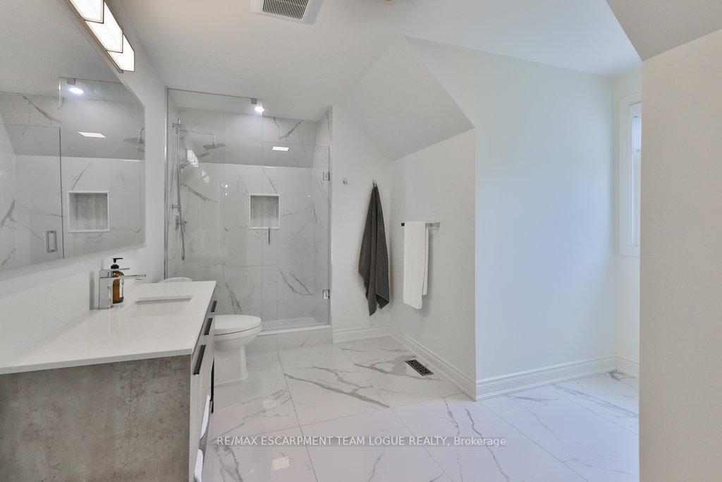 Photo 20 of Unit 4, 4211 Millcroft Park Drive, Burlington, Rose — HOMEH