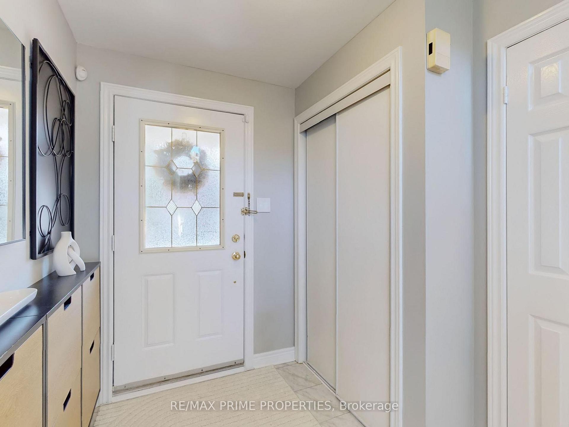 Photo 3 of 49 Marmill Way, Markham, Old Markham Village — HOMEH