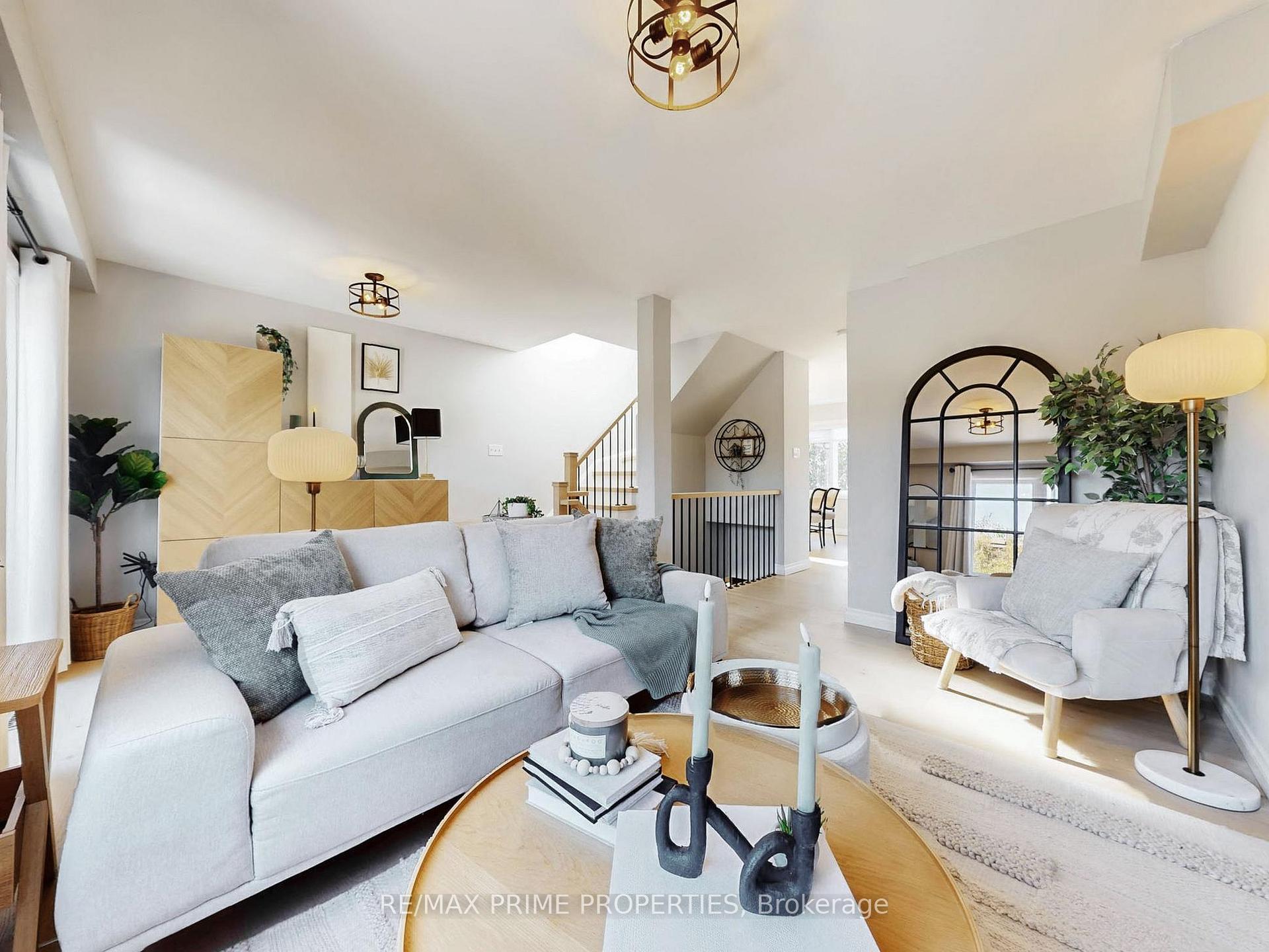 Photo 8 of 49 Marmill Way, Markham, Old Markham Village — HOMEH