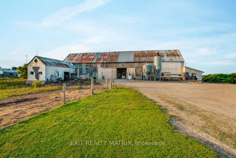 Photo 2 of 3225 Stardale Road W, Champlain, Champlain Twp — HOMEH