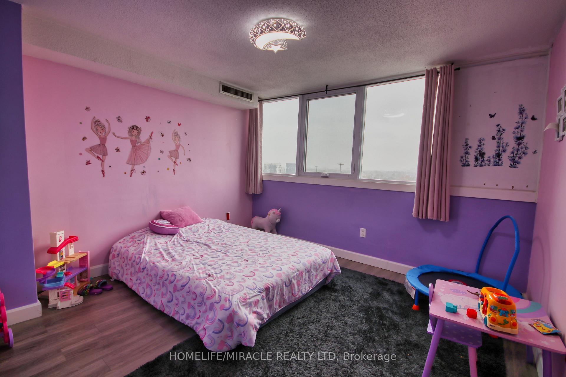 Photo 2 of Unit Ph2, 150 Neptune Drive, Toronto, Englemount-Lawrence — HOMEH