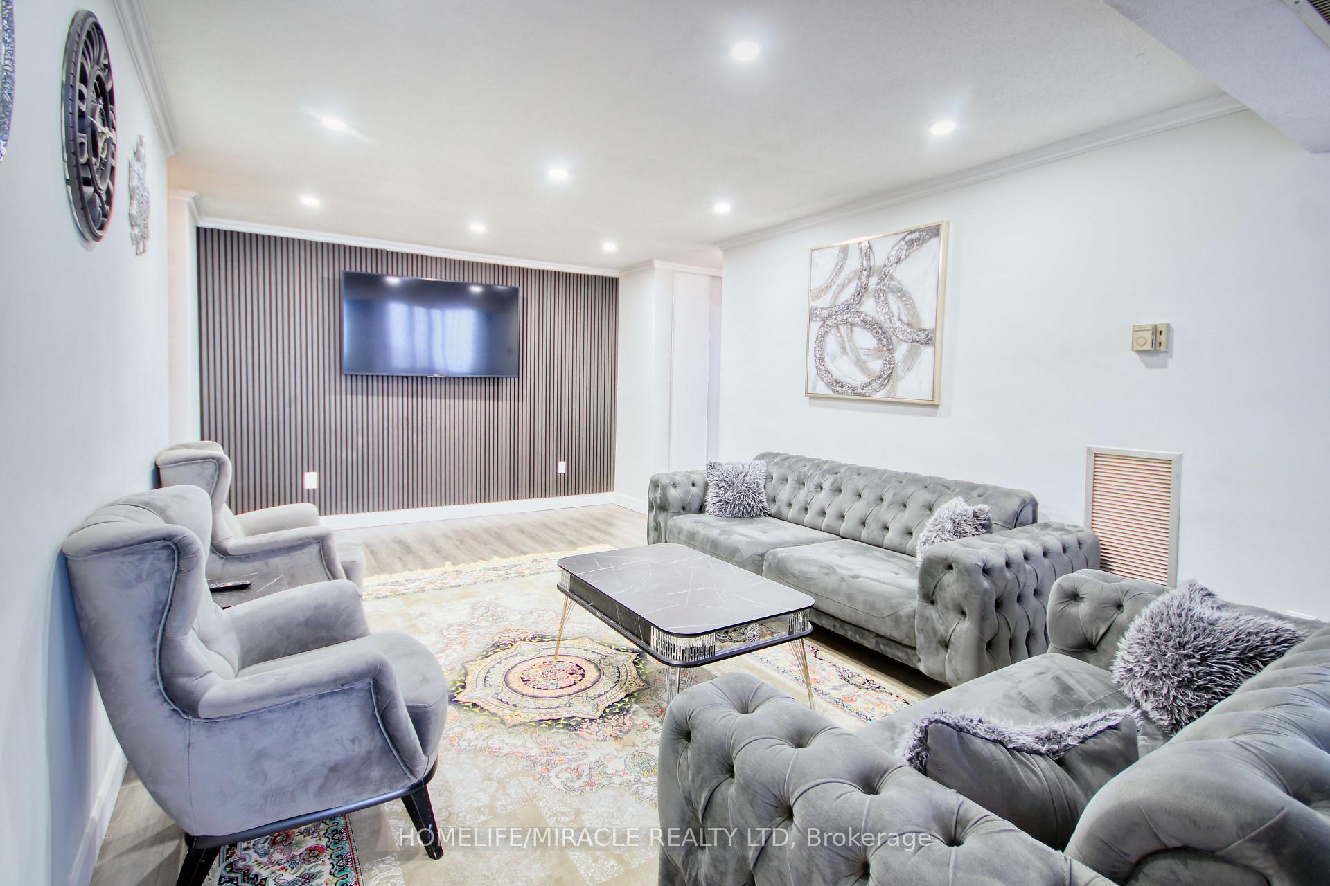 Photo 12 of Unit Ph2, 150 Neptune Drive, Toronto, Englemount-Lawrence — HOMEH