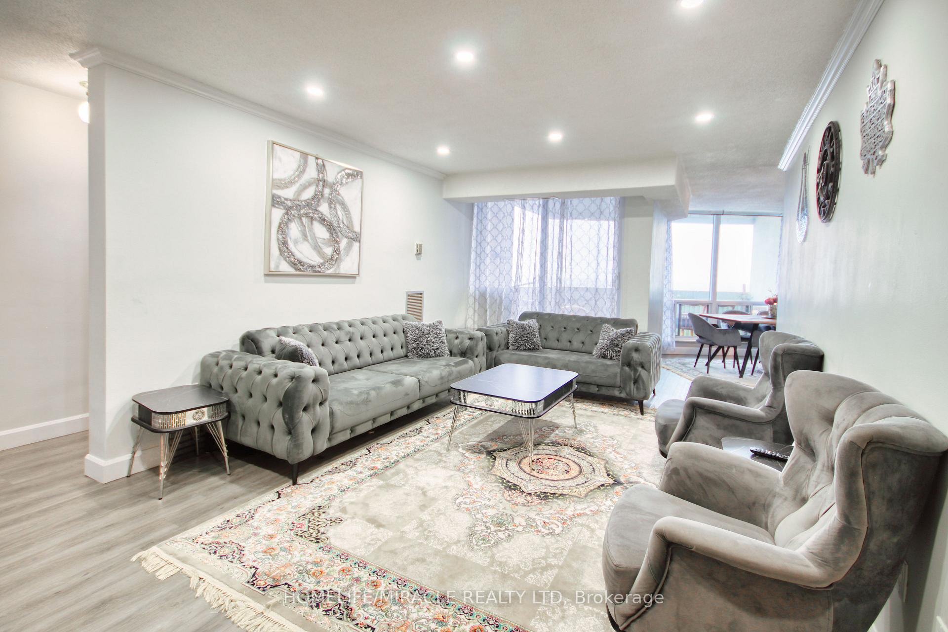 Photo 13 of Unit Ph2, 150 Neptune Drive, Toronto, Englemount-Lawrence — HOMEH