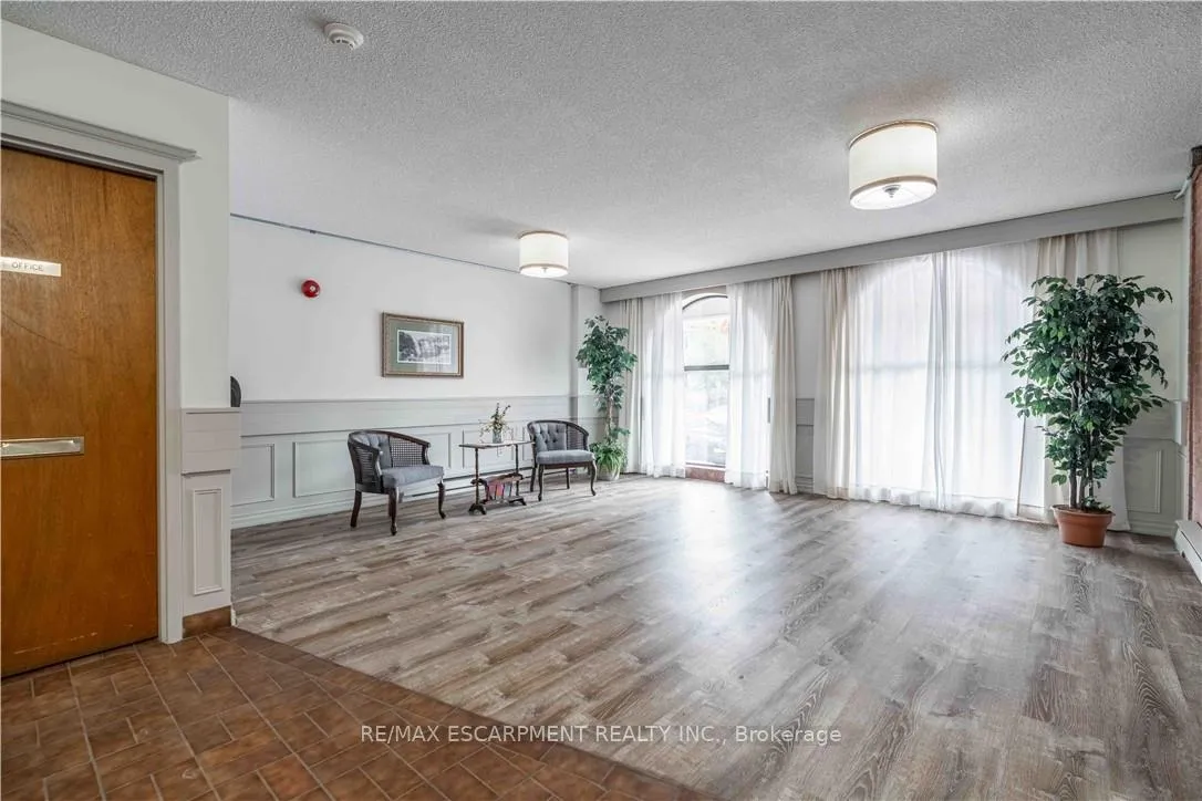 Photo 6 of Unit 502, 23 Main Street, Hamilton, Dundas — HOMEH