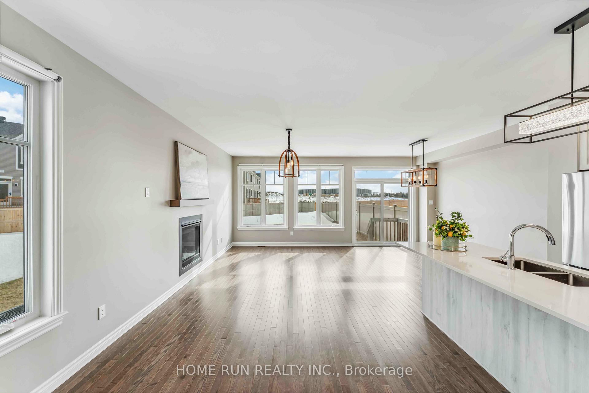 Photo 2 of 551 Sonmarg Crescent, Ottawa, Barrhaven - Half Moon Bay — HOMEH
