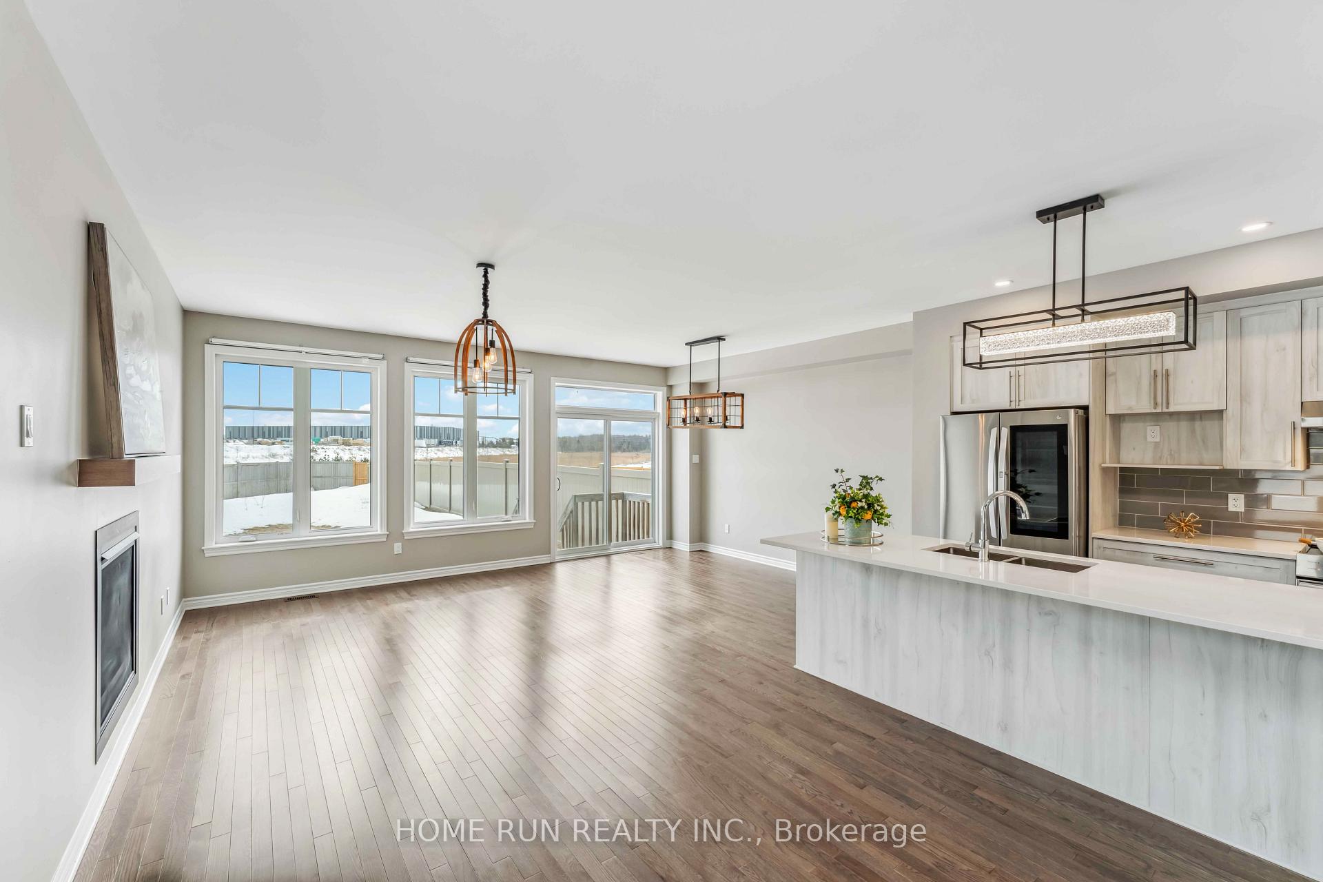 Photo 3 of 551 Sonmarg Crescent, Ottawa, Barrhaven - Half Moon Bay — HOMEH