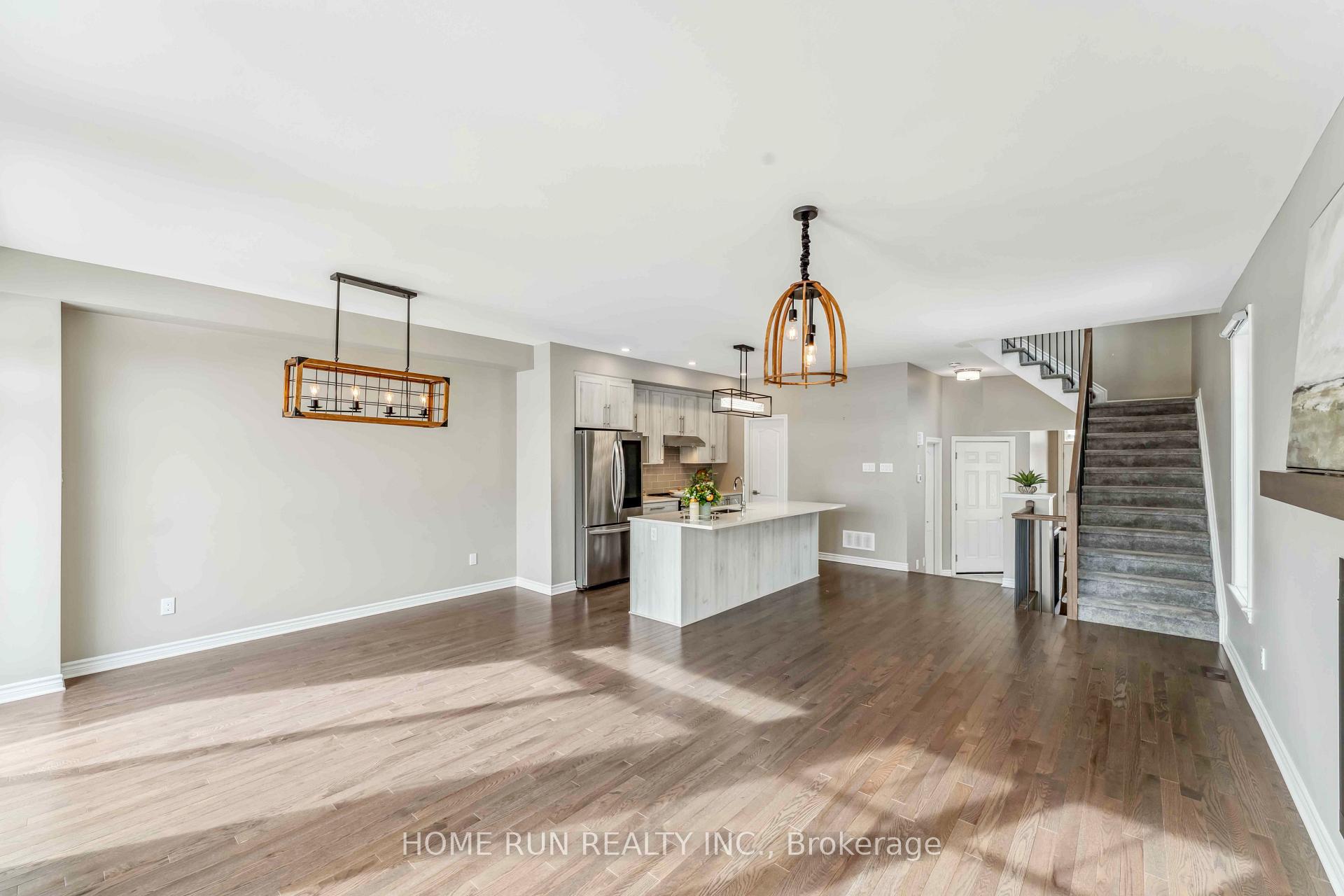 Photo 6 of 551 Sonmarg Crescent, Ottawa, Barrhaven - Half Moon Bay — HOMEH