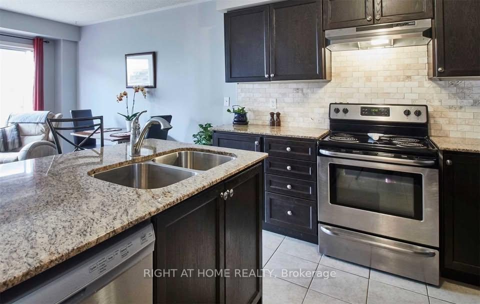 Photo 7 of 23 Farmstead Drive, Clarington, Bowmanville — HOMEH