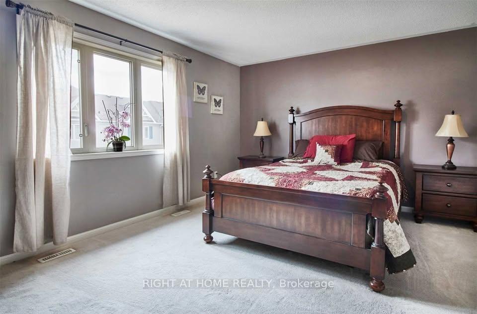 Photo 11 of 23 Farmstead Drive, Clarington, Bowmanville — HOMEH