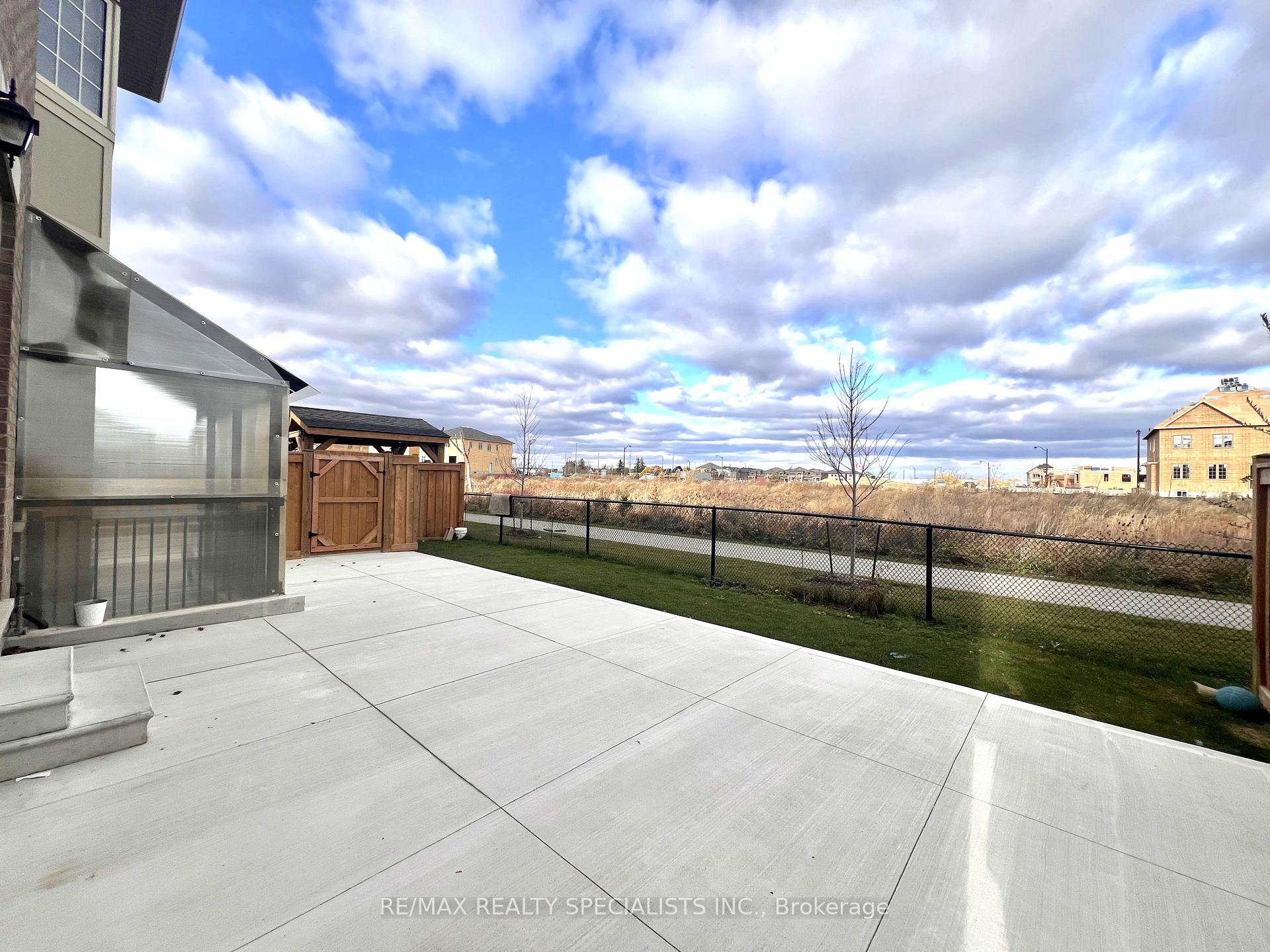 Photo 33 of Unit Upper, 46 Tiger Crescent, Brampton, Sandringham-Wellington North — HOMEH