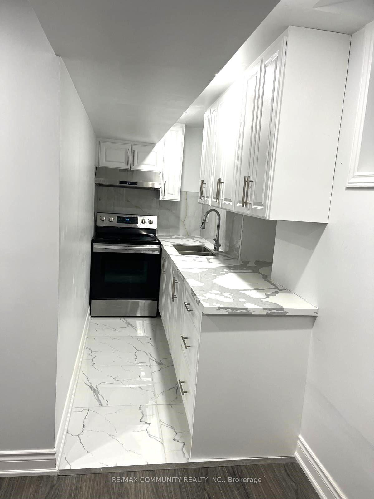 Photo 5 of Unit LOWER, 30 Hassard-Short Lane, Ajax, South East — HOMEH