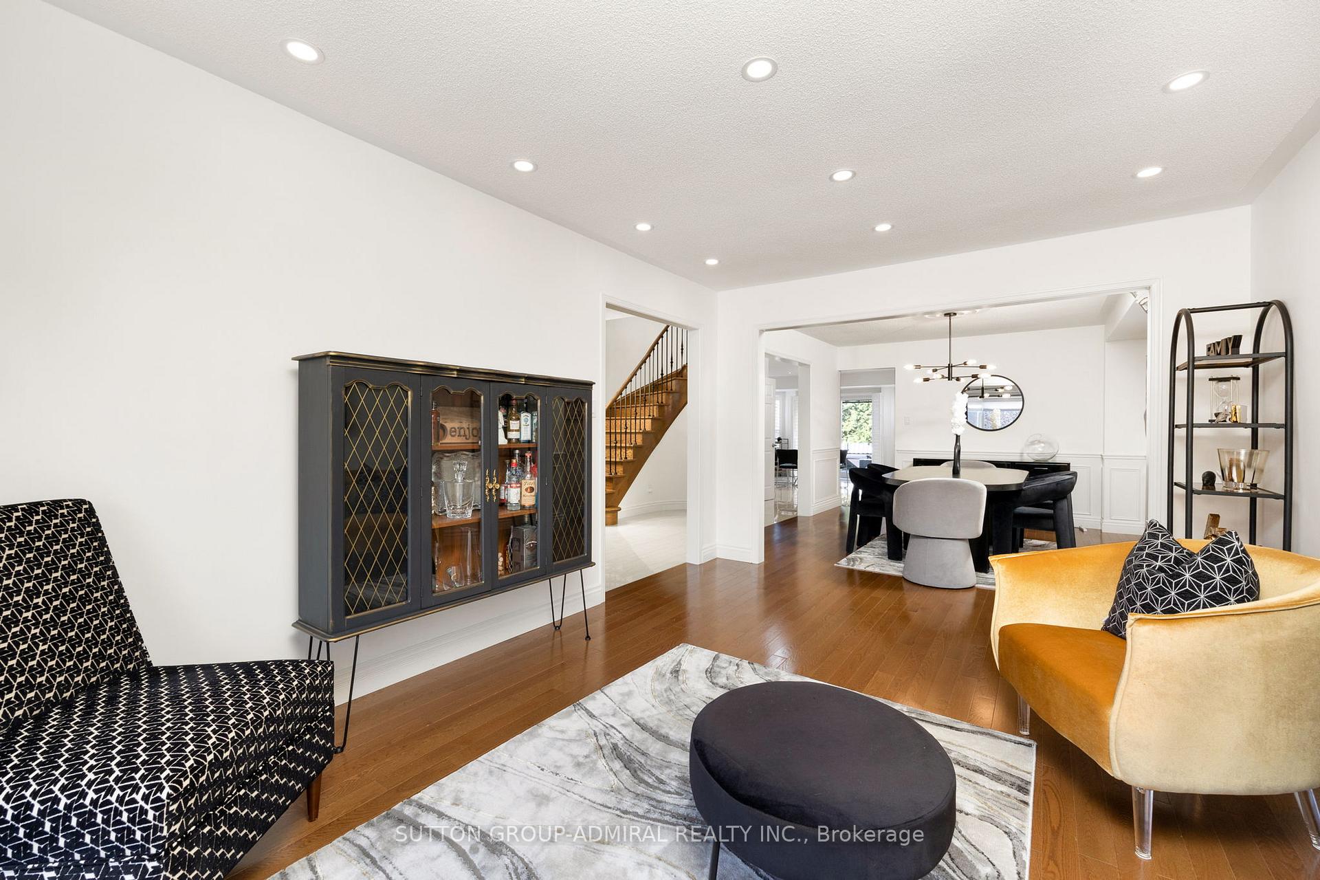 Photo 2 of 27 Brookeview Drive, Aurora, Aurora Highlands — HOMEH