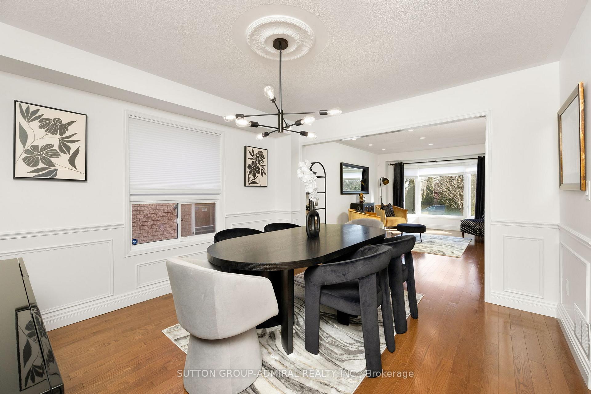 Photo 3 of 27 Brookeview Drive, Aurora, Aurora Highlands — HOMEH