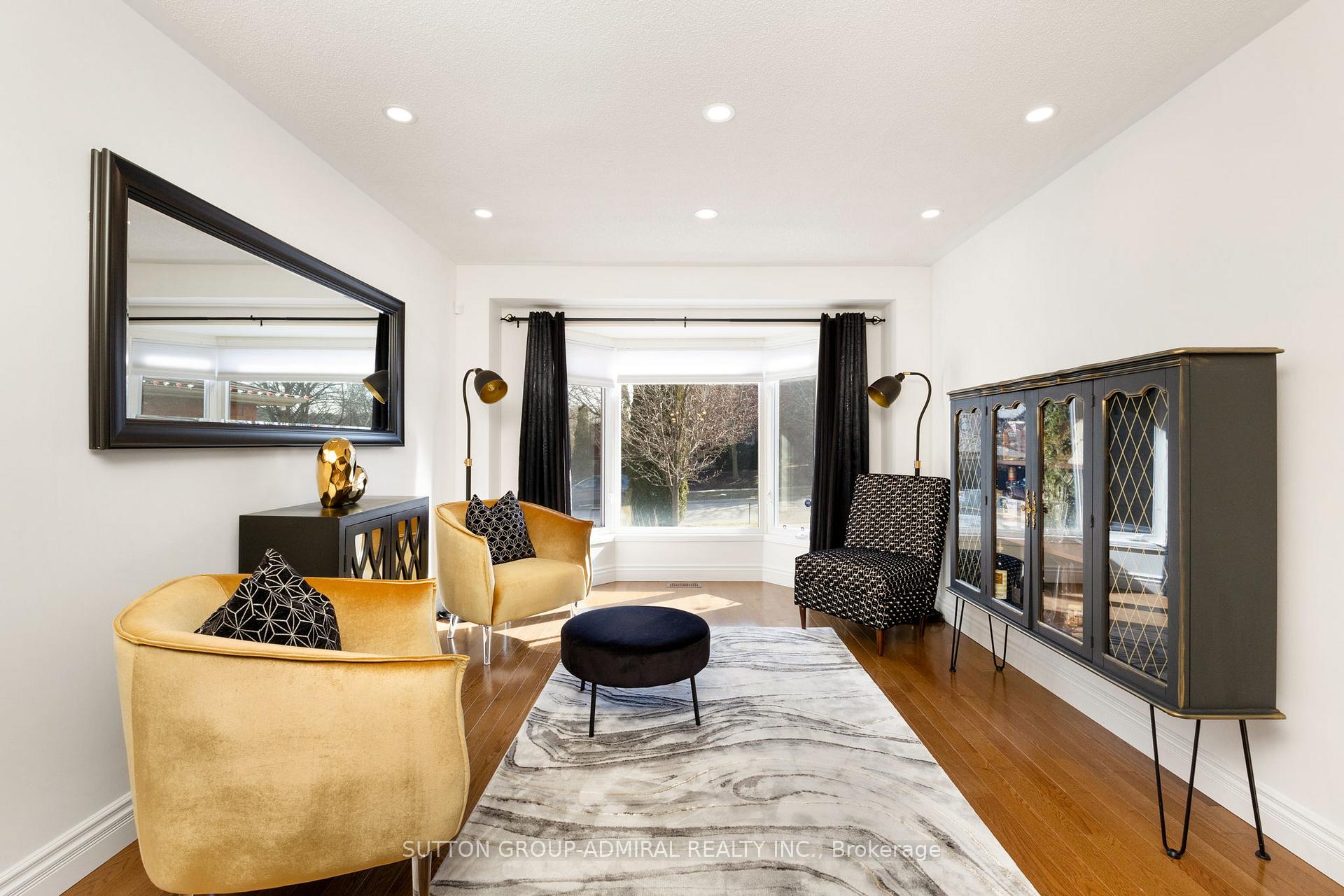 Photo 5 of 27 Brookeview Drive, Aurora, Aurora Highlands — HOMEH