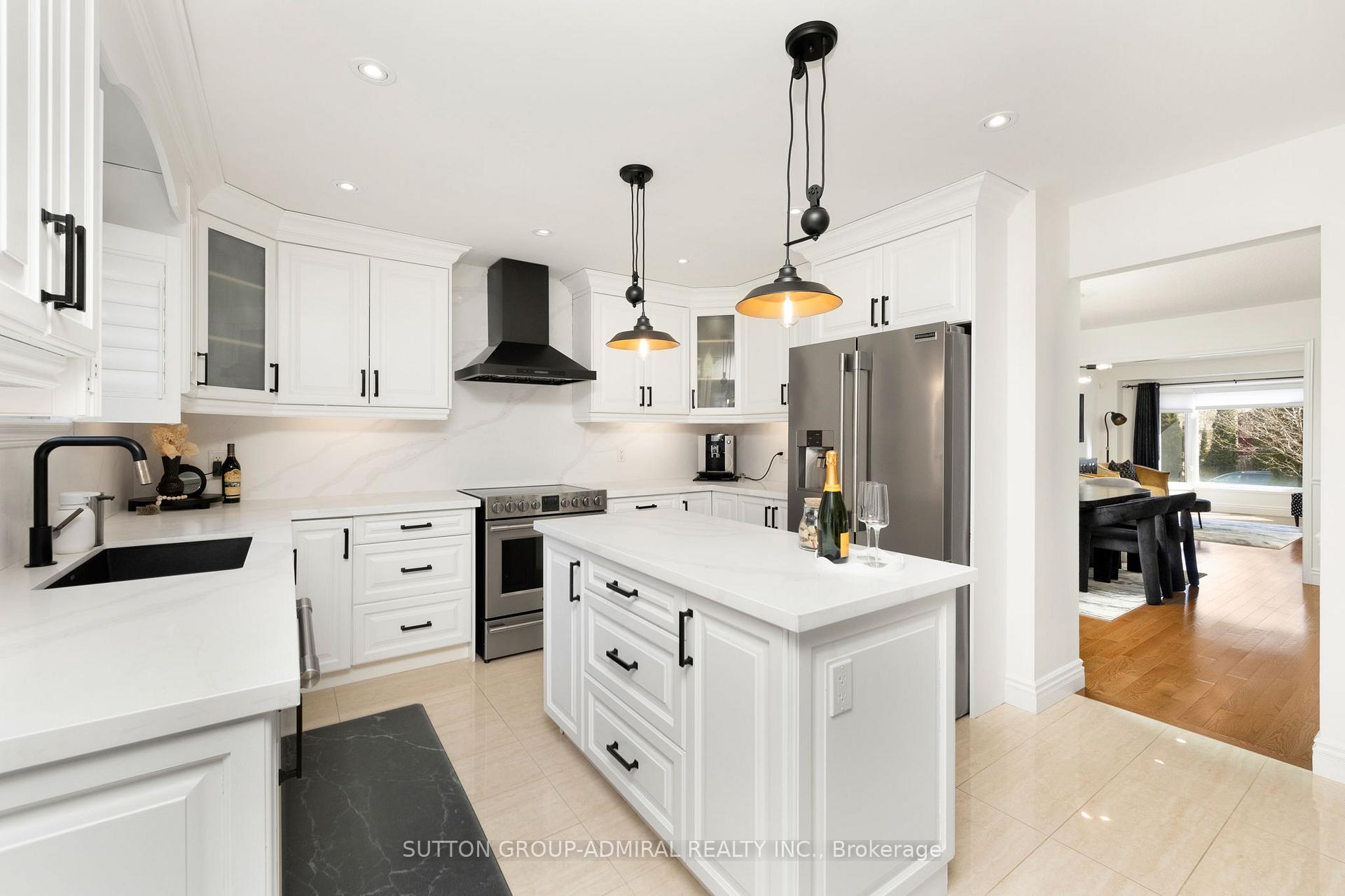 Photo 6 of 27 Brookeview Drive, Aurora, Aurora Highlands — HOMEH