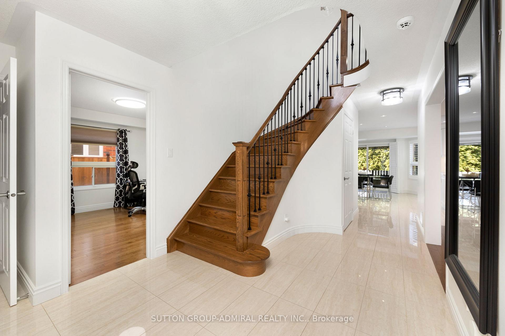 Photo 16 of 27 Brookeview Drive, Aurora, Aurora Highlands — HOMEH