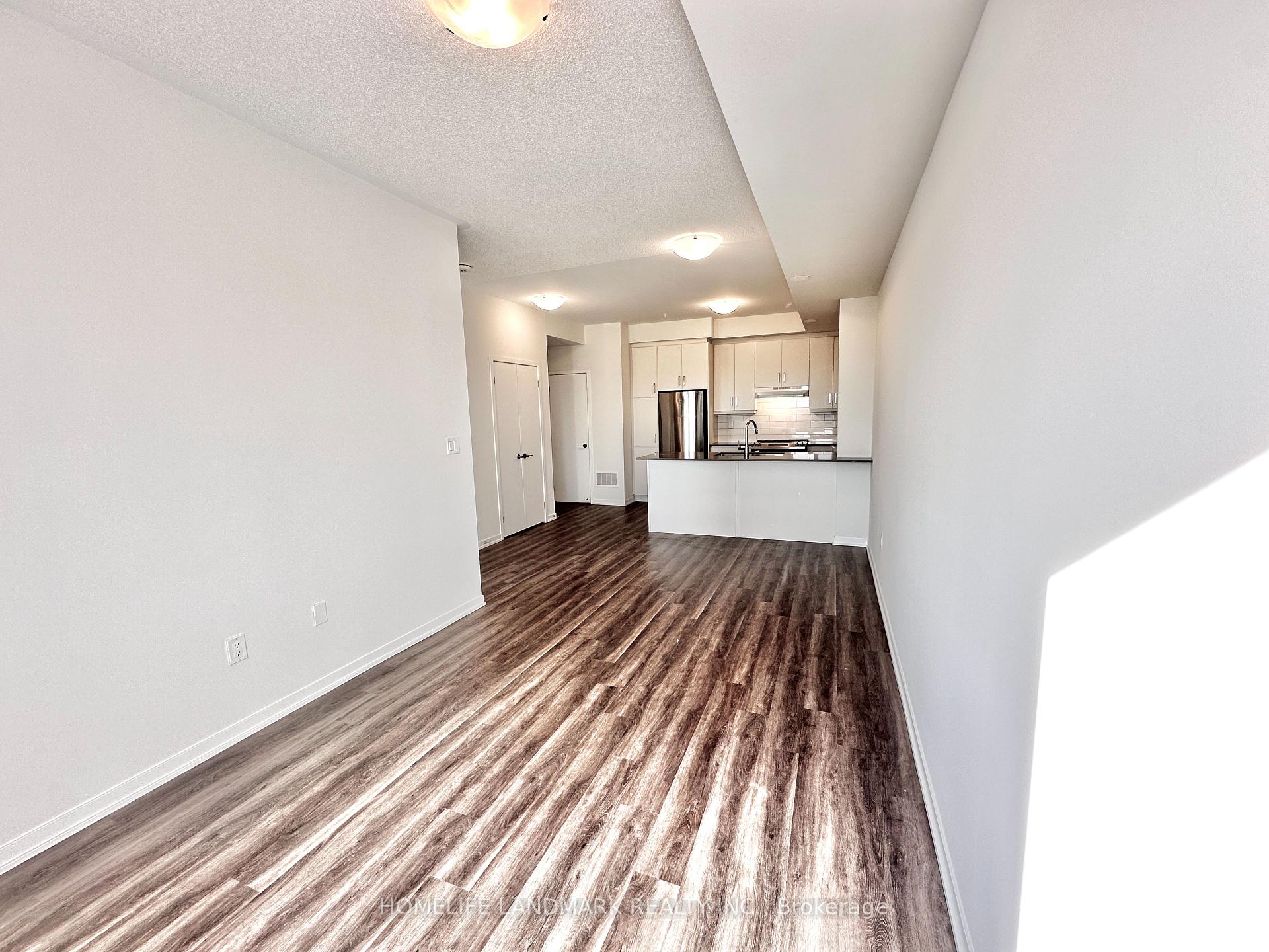 Photo 6 of Unit 91, 39 Honeycrisp Crescent, Vaughan, Vaughan Corporate Centre — HOMEH