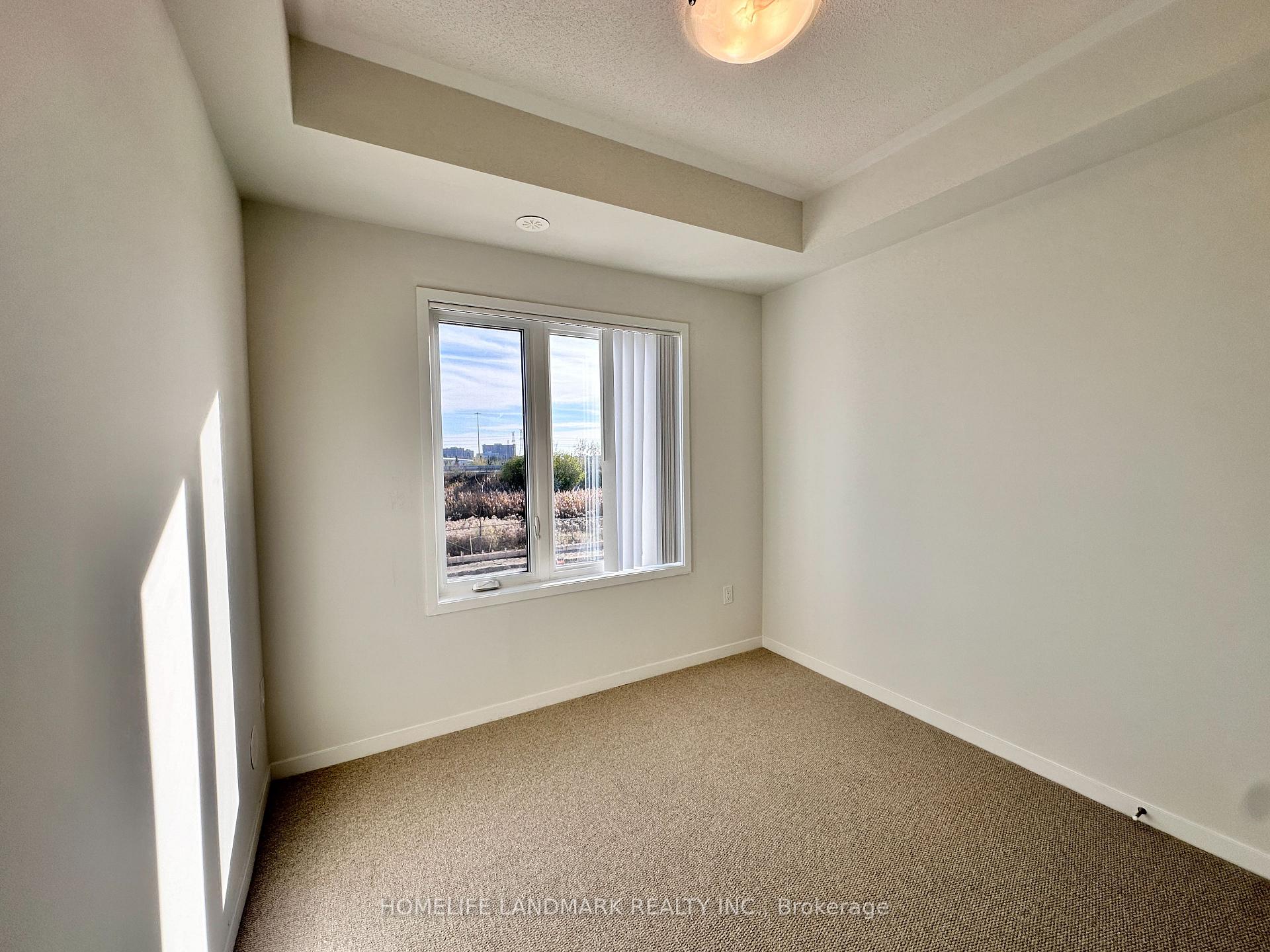 Photo 8 of Unit 91, 39 Honeycrisp Crescent, Vaughan, Vaughan Corporate Centre — HOMEH