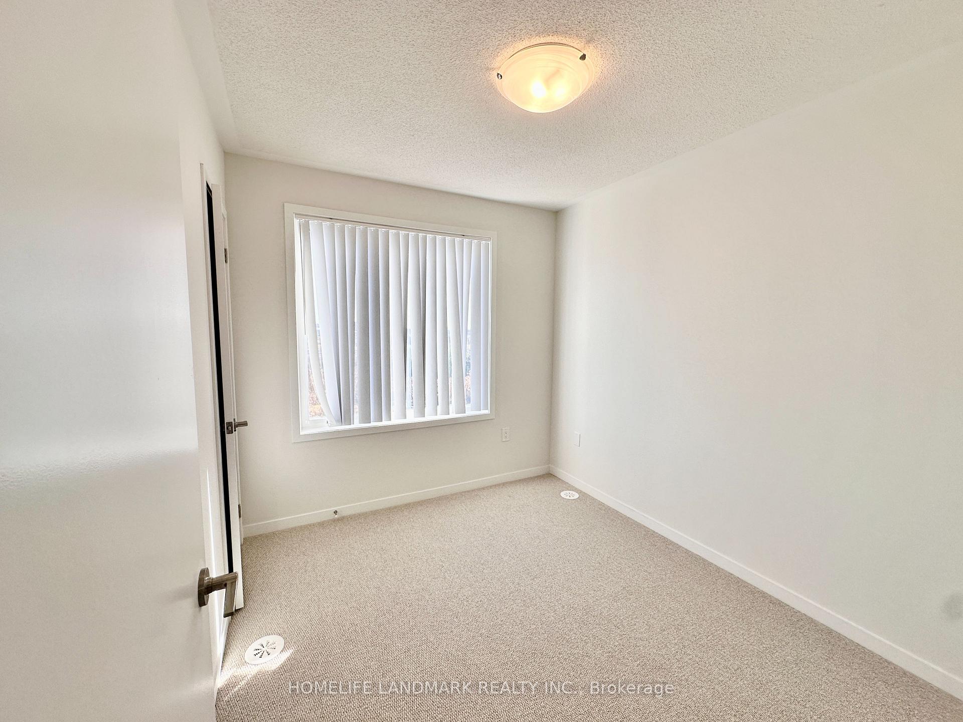 Photo 11 of Unit 91, 39 Honeycrisp Crescent, Vaughan, Vaughan Corporate Centre — HOMEH