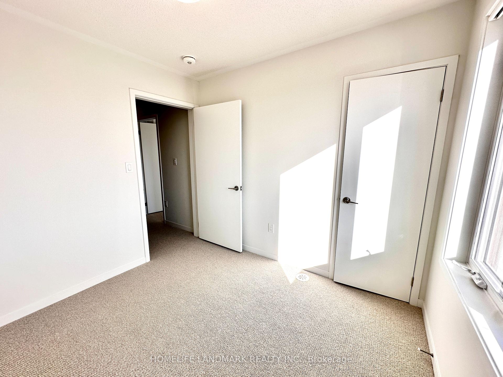Photo 12 of Unit 91, 39 Honeycrisp Crescent, Vaughan, Vaughan Corporate Centre — HOMEH