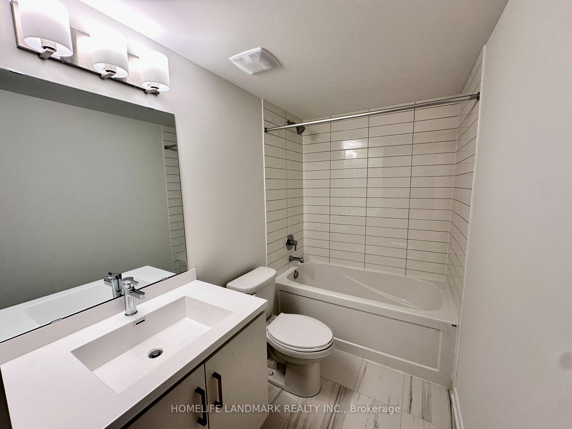 Photo 16 of Unit 91, 39 Honeycrisp Crescent, Vaughan, Vaughan Corporate Centre — HOMEH