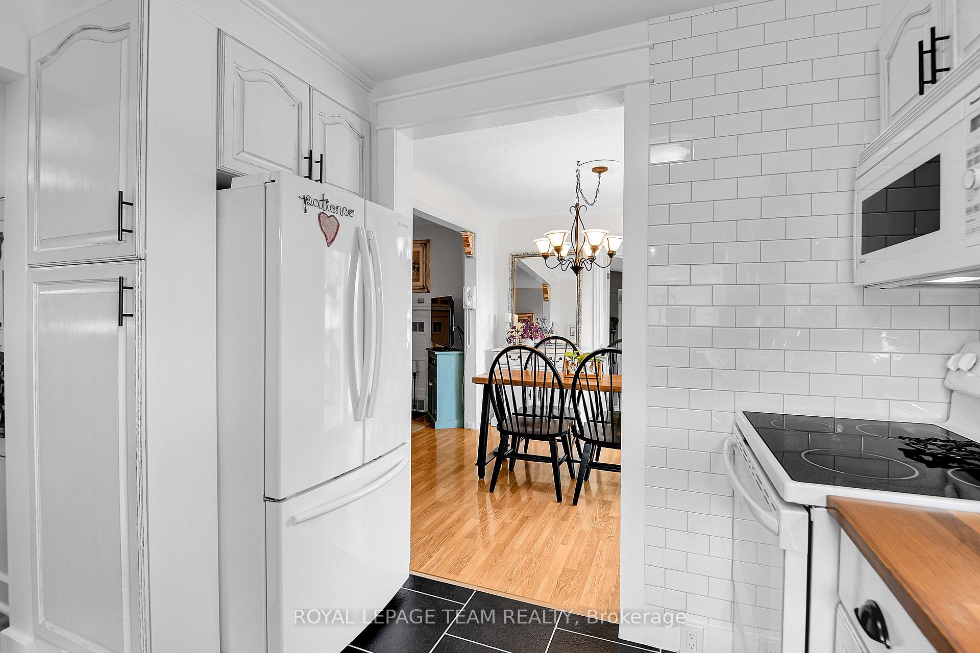 Photo 10 of 47 Windsor Drive, Brockville — HOMEH