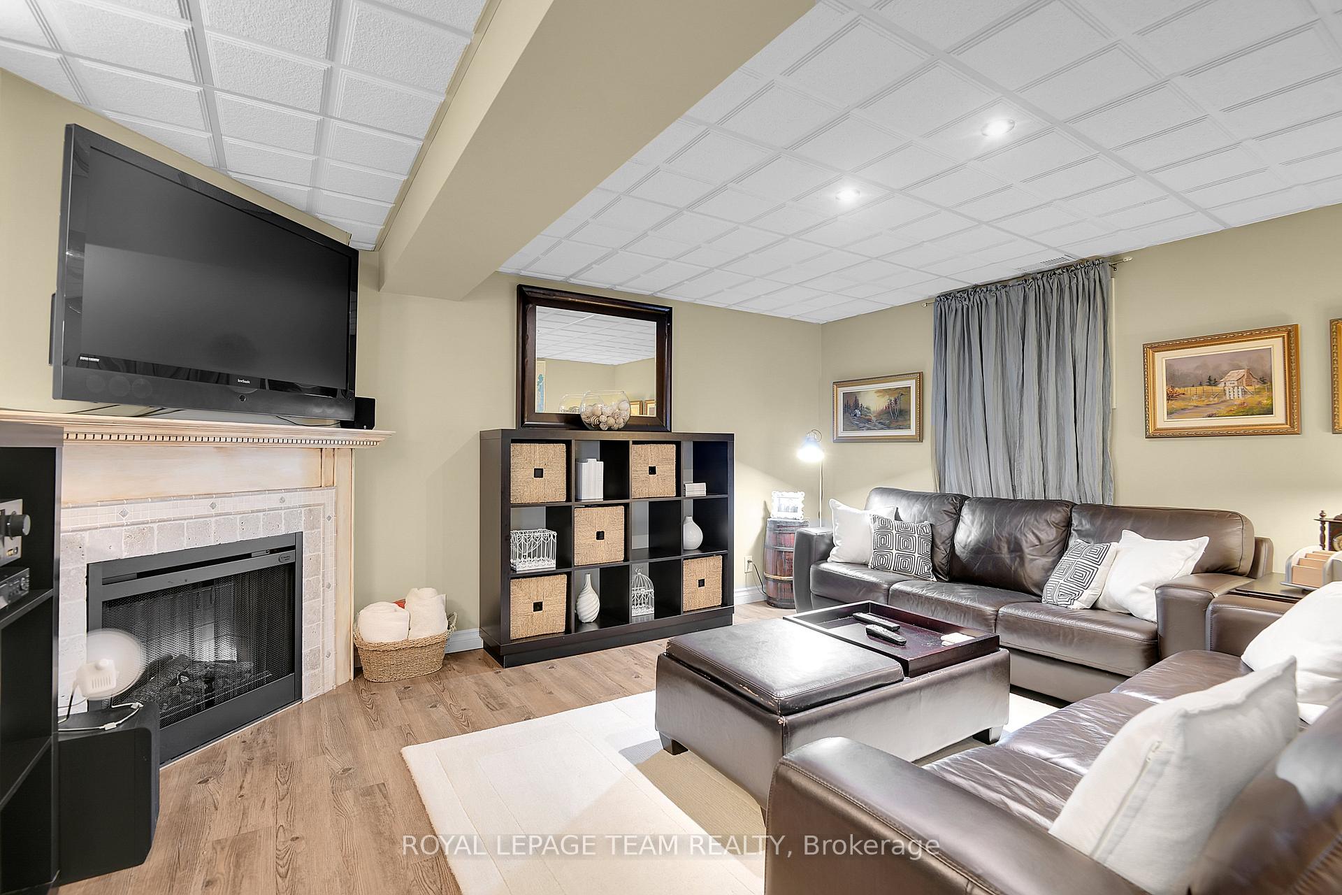 Photo 17 of 47 Windsor Drive, Brockville — HOMEH