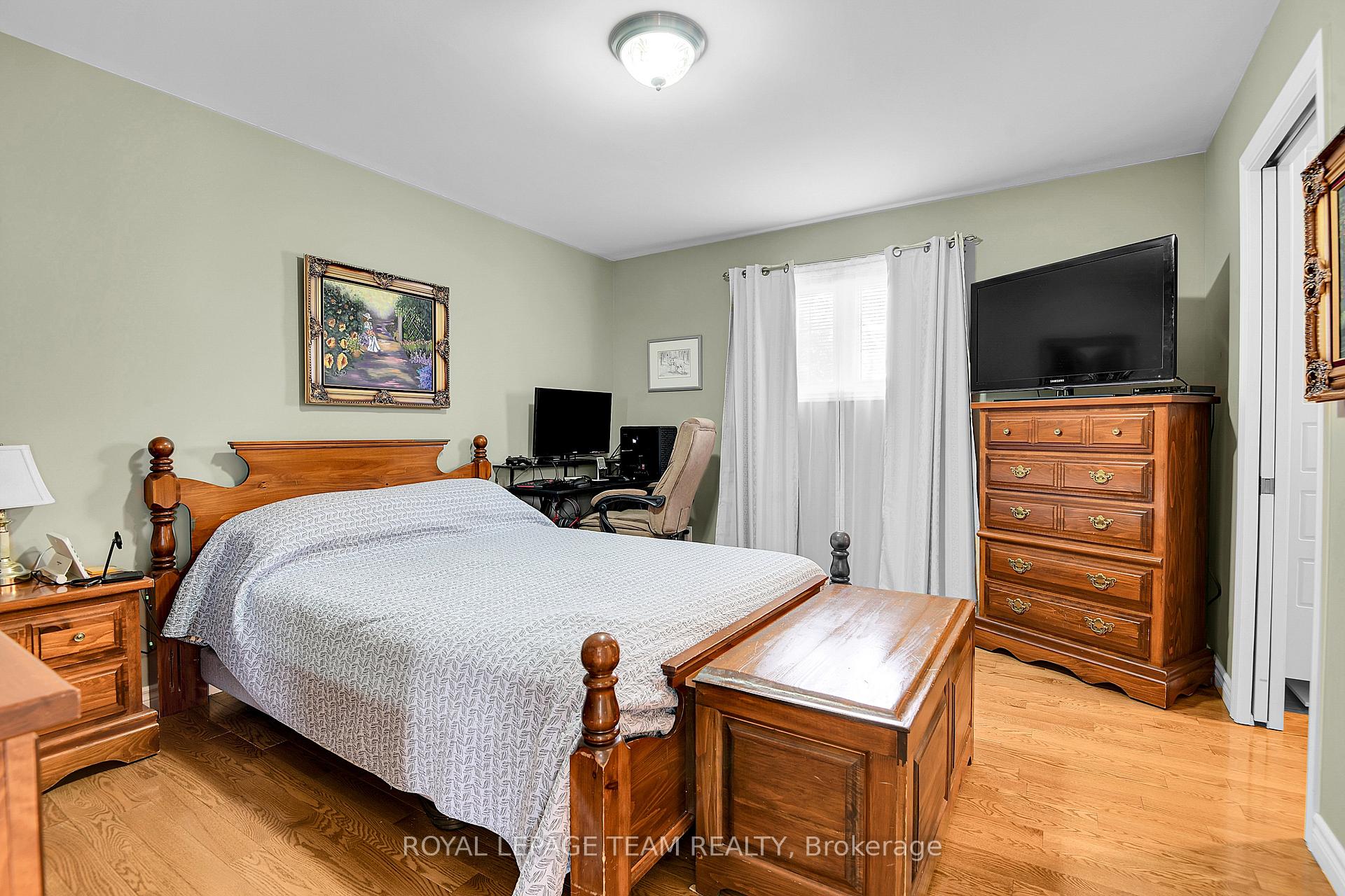 Photo 28 of 47 Windsor Drive, Brockville — HOMEH