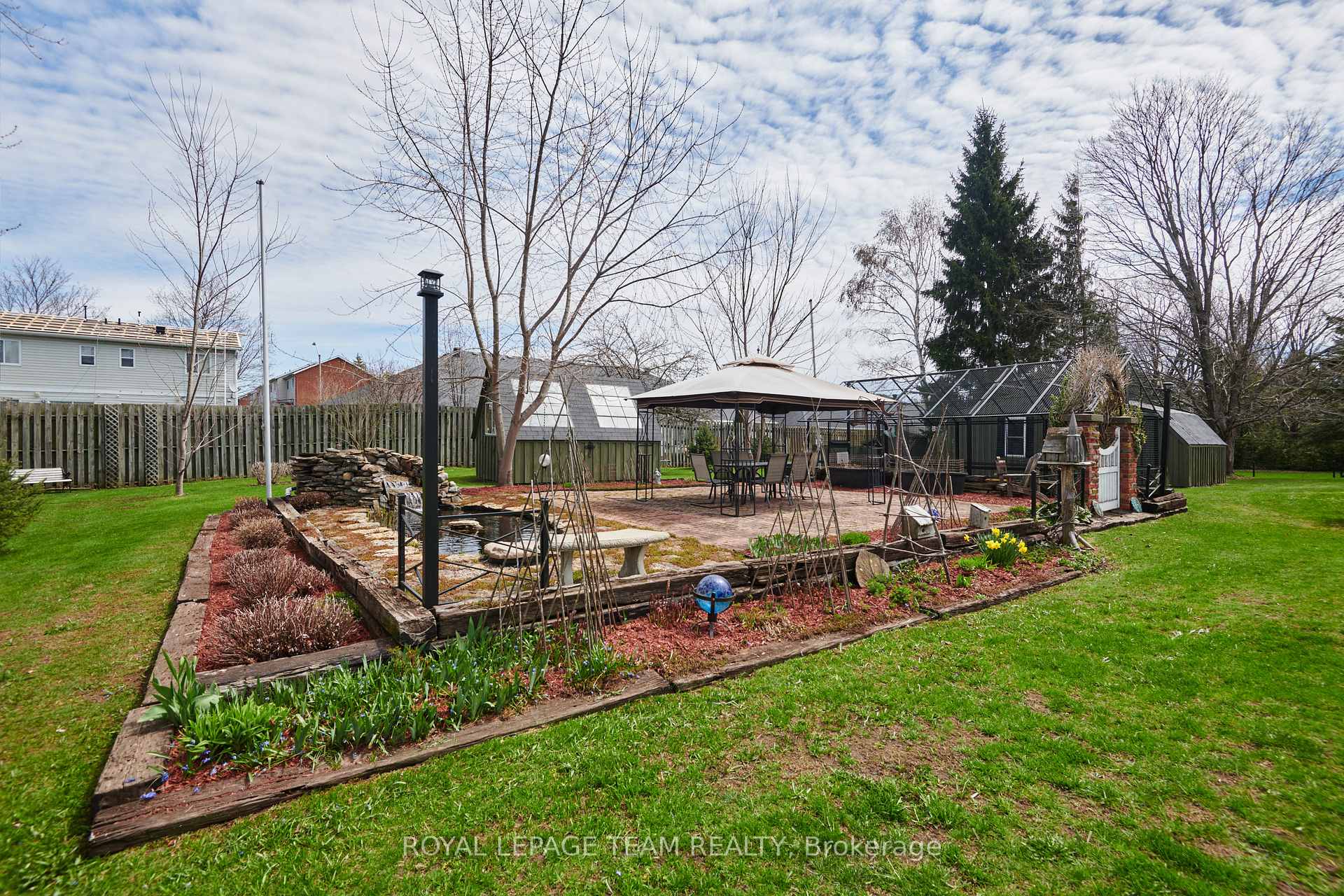 Photo 31 of 47 Windsor Drive, Brockville — HOMEH