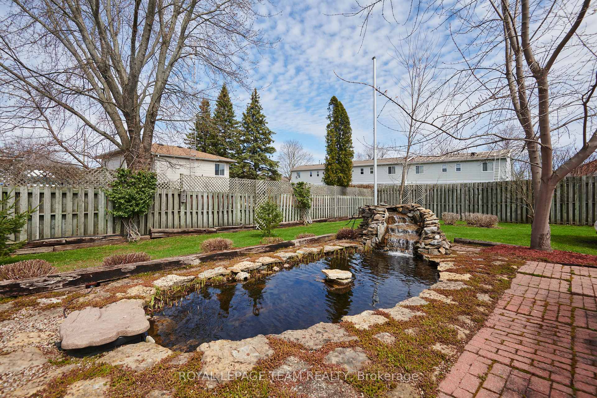 Photo 34 of 47 Windsor Drive, Brockville — HOMEH