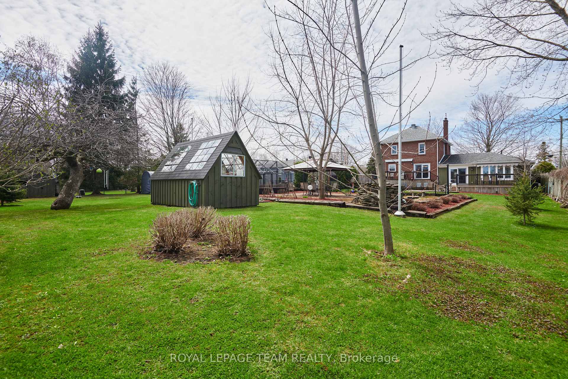 Photo 36 of 47 Windsor Drive, Brockville — HOMEH