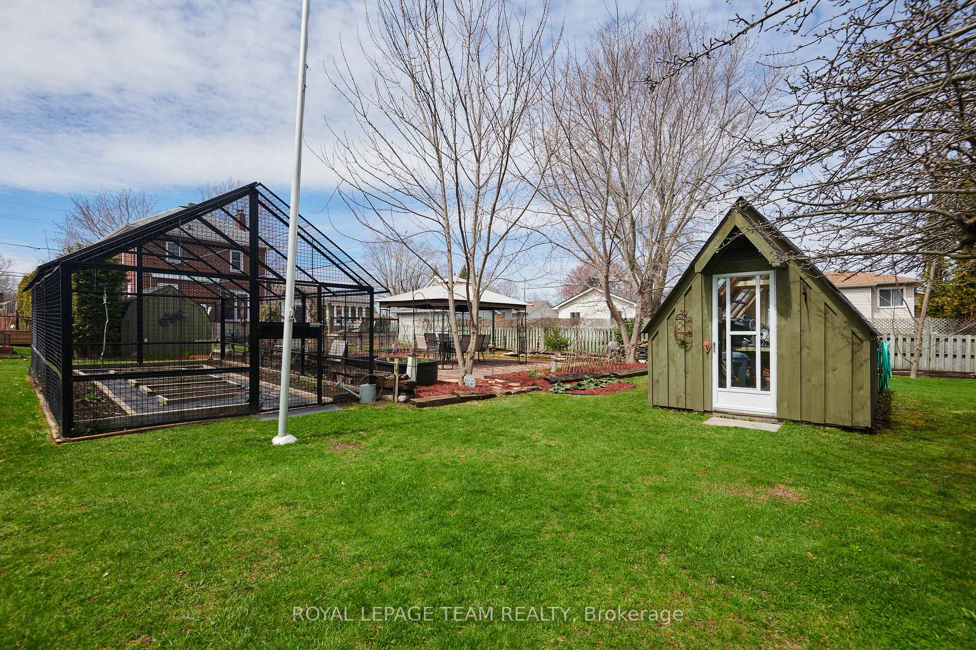 Photo 37 of 47 Windsor Drive, Brockville — HOMEH