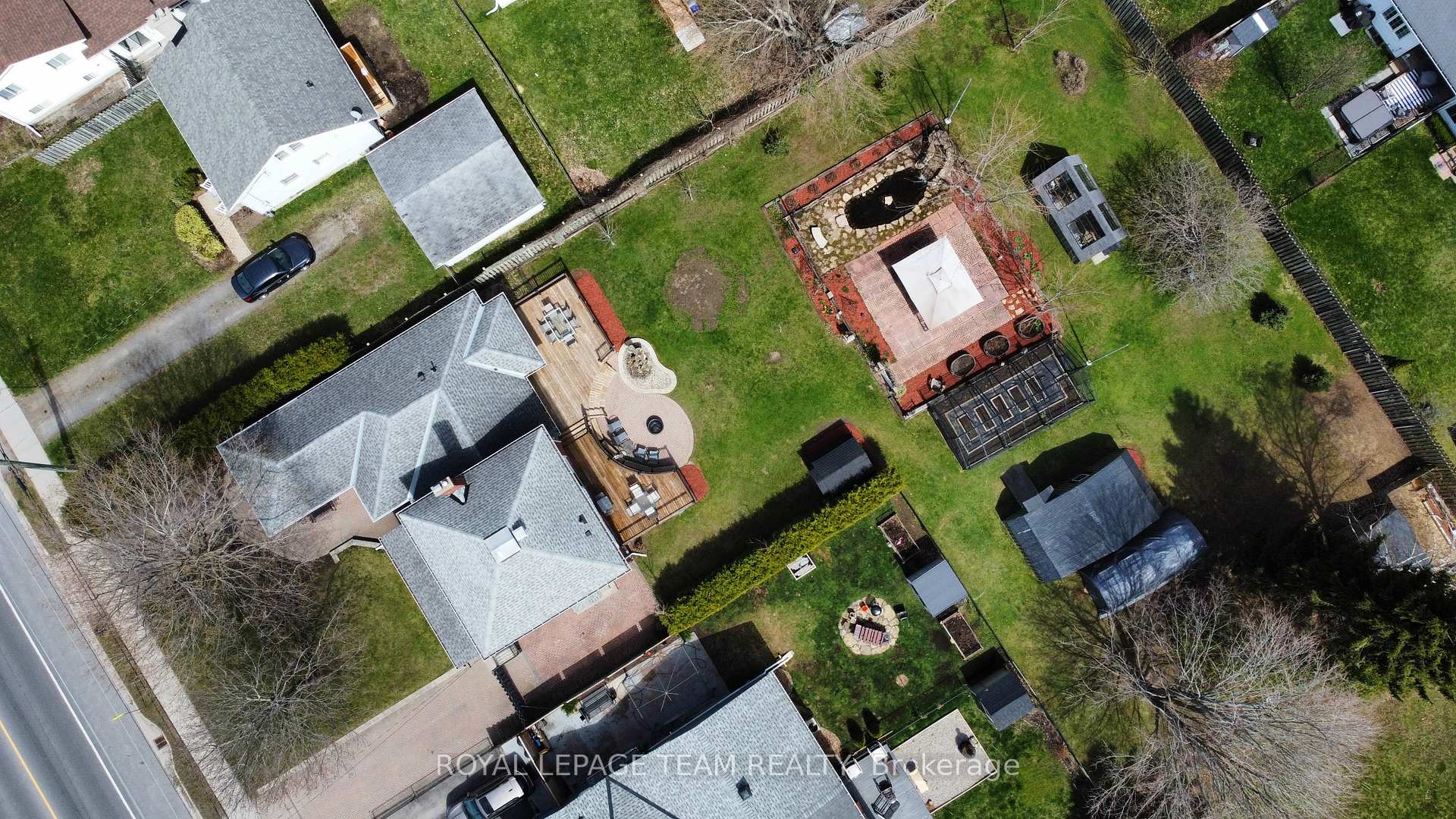 Photo 40 of 47 Windsor Drive, Brockville — HOMEH