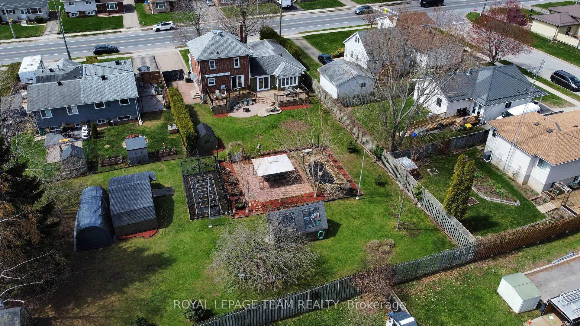 Photo 41 of 47 Windsor Drive, Brockville — HOMEH