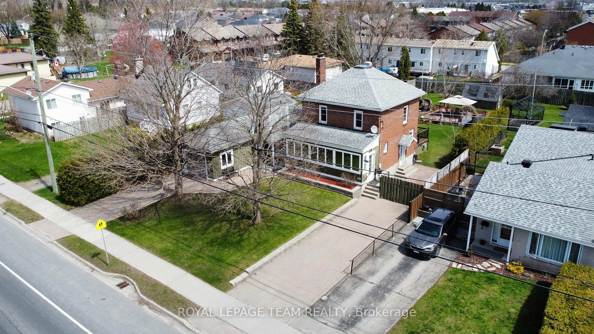 Photo 42 of 47 Windsor Drive, Brockville — HOMEH