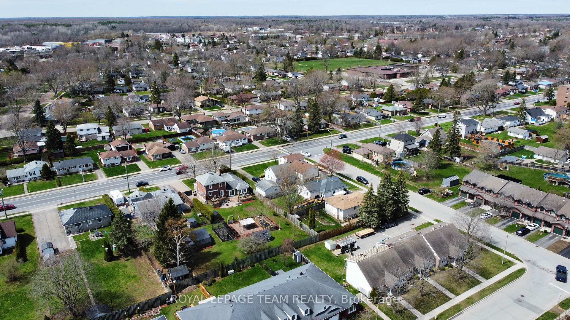 Photo 43 of 47 Windsor Drive, Brockville — HOMEH