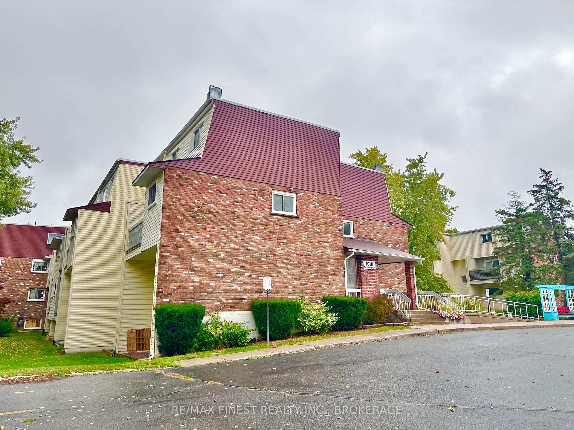 Photo 1 of Unit 107, 1010 Pembridge Crescent, Kingston, North of Taylor-Kidd Blvd — HOMEH