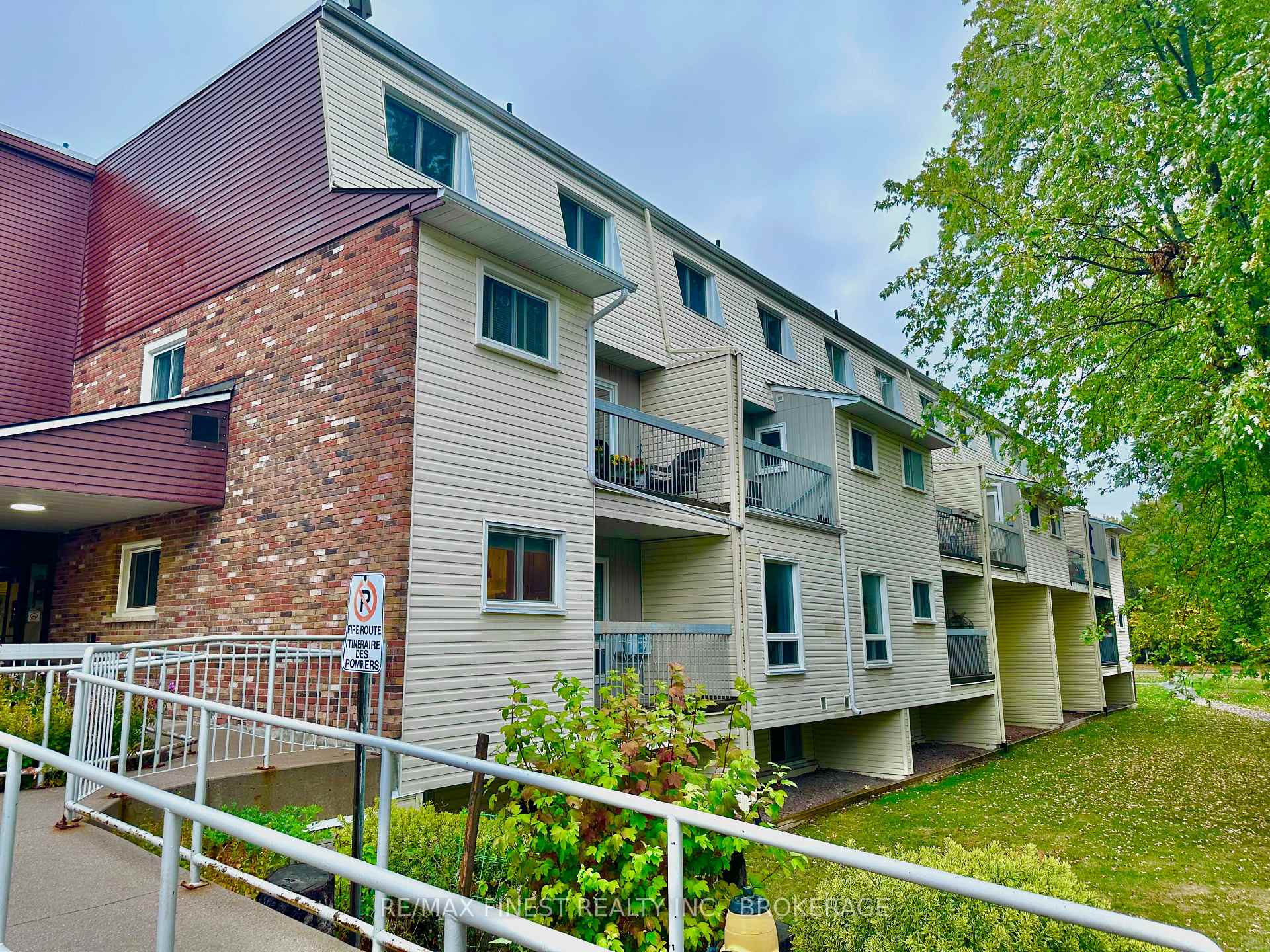 Photo 2 of Unit 107, 1010 Pembridge Crescent, Kingston, North of Taylor-Kidd Blvd — HOMEH