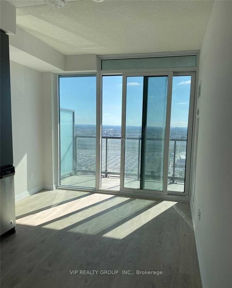 Photo 7 of Unit Lph18, 7895 Jane Street, Vaughan, Concord — HOMEH