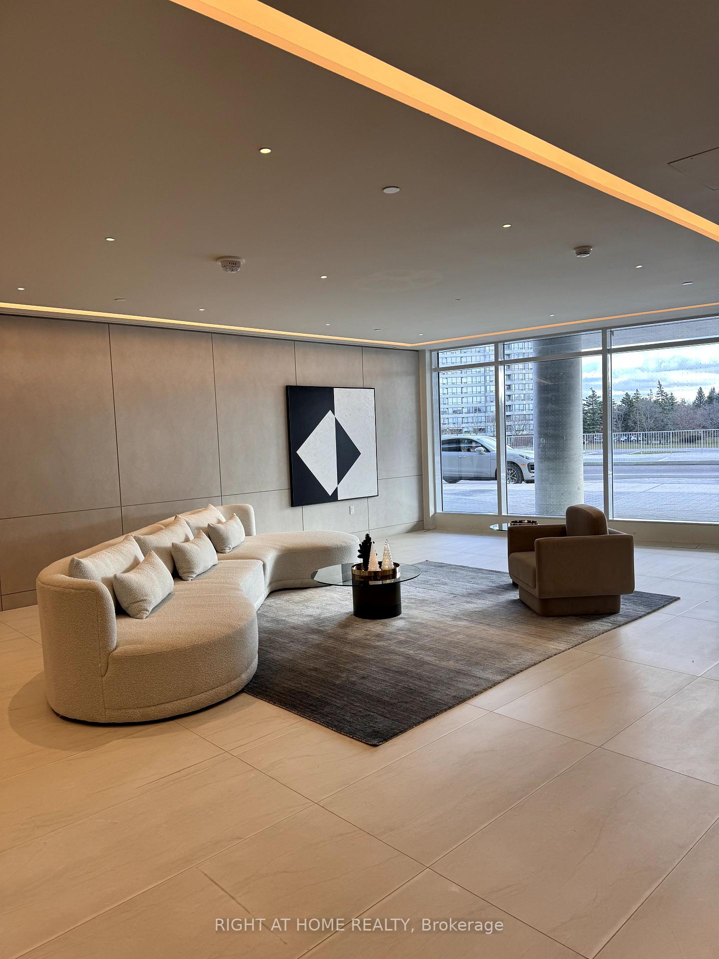 Photo 3 of Unit 2403, 30 upper Mall Way, Vaughan, Brownridge — HOMEH