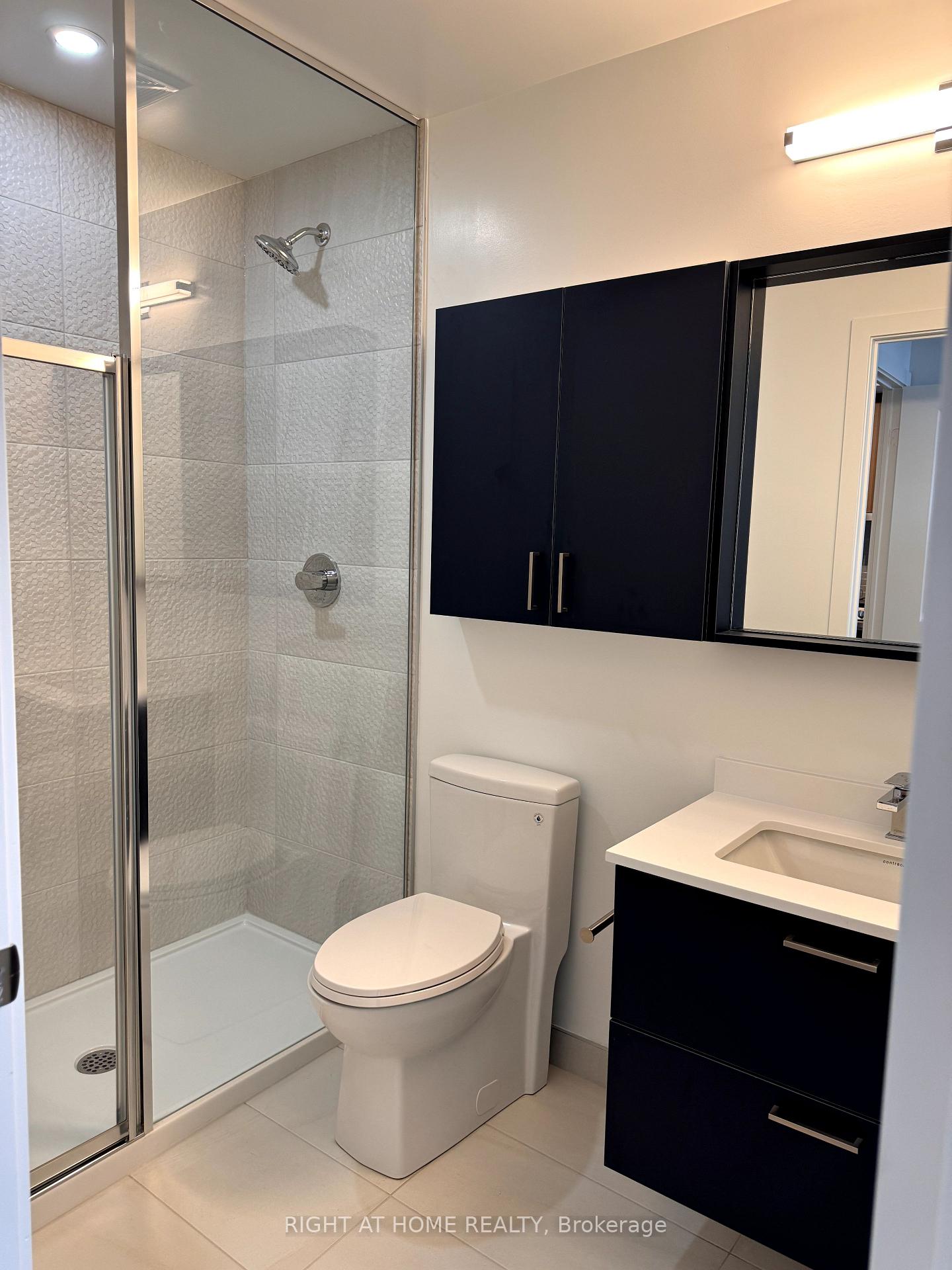 Photo 13 of Unit 2403, 30 upper Mall Way, Vaughan, Brownridge — HOMEH