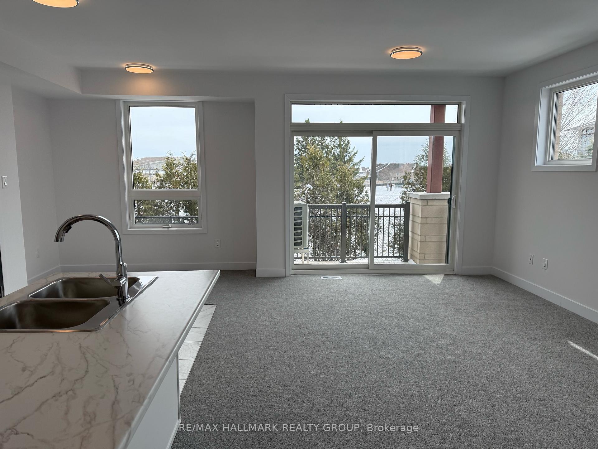 Photo 4 of 1017 Silhouette Private, Ottawa, Barrhaven - Cedargrove/Fraserdale — HOMEH