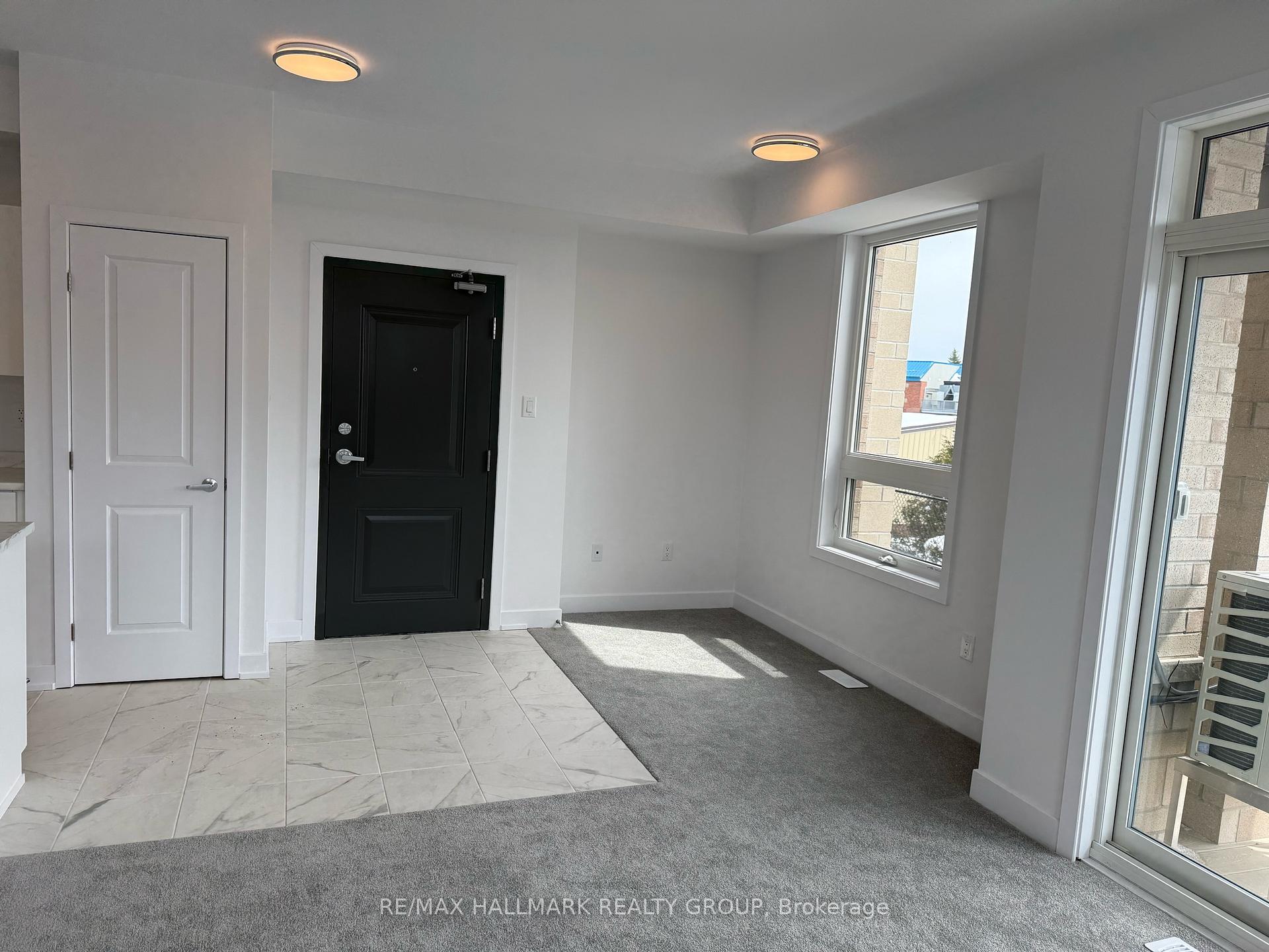 Photo 5 of 1017 Silhouette Private, Ottawa, Barrhaven - Cedargrove/Fraserdale — HOMEH