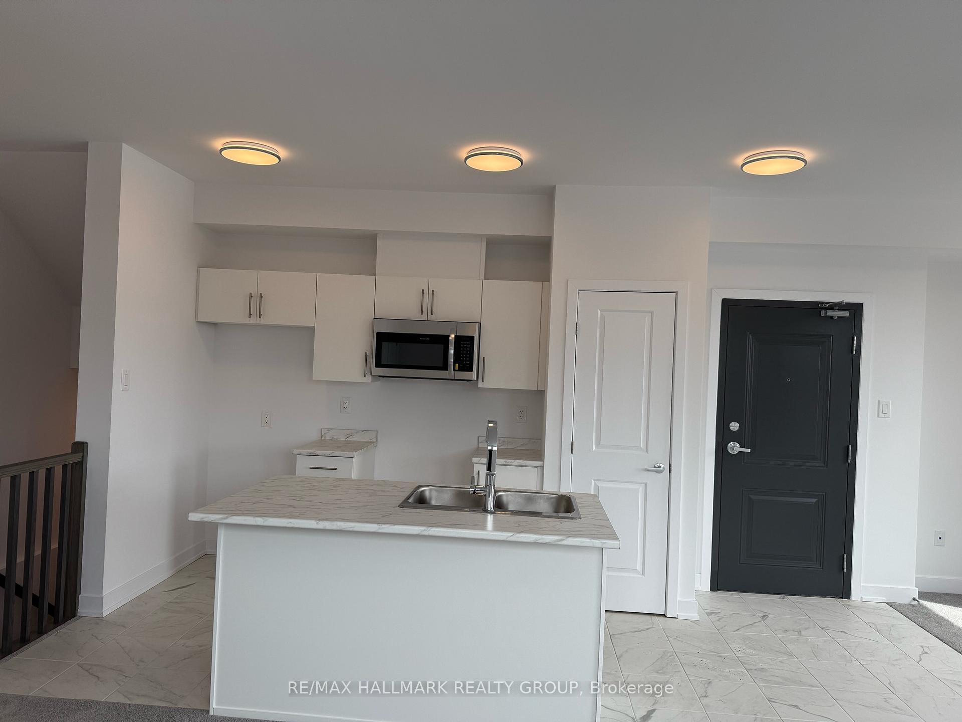 Photo 6 of 1017 Silhouette Private, Ottawa, Barrhaven - Cedargrove/Fraserdale — HOMEH