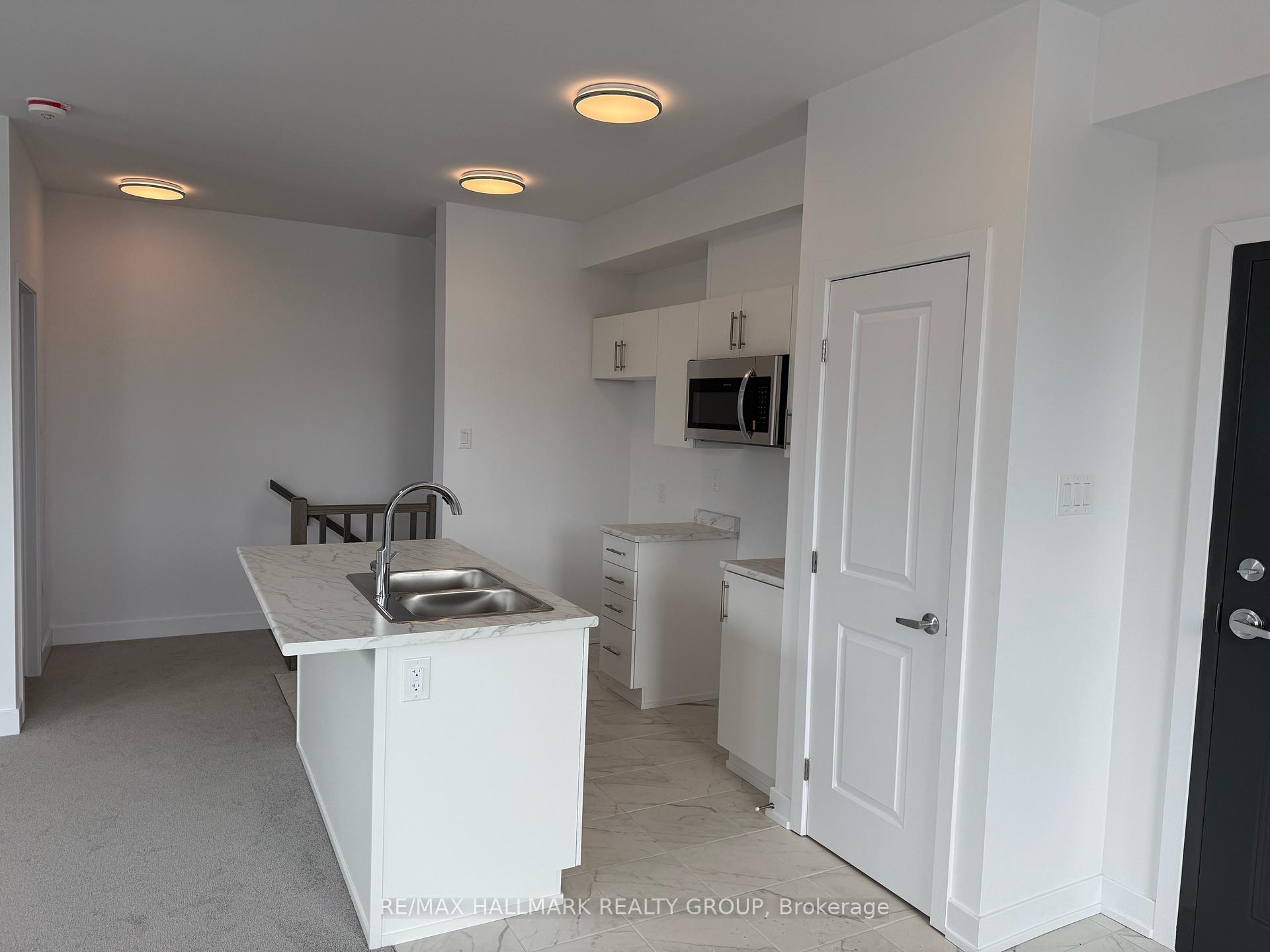 Photo 7 of 1017 Silhouette Private, Ottawa, Barrhaven - Cedargrove/Fraserdale — HOMEH