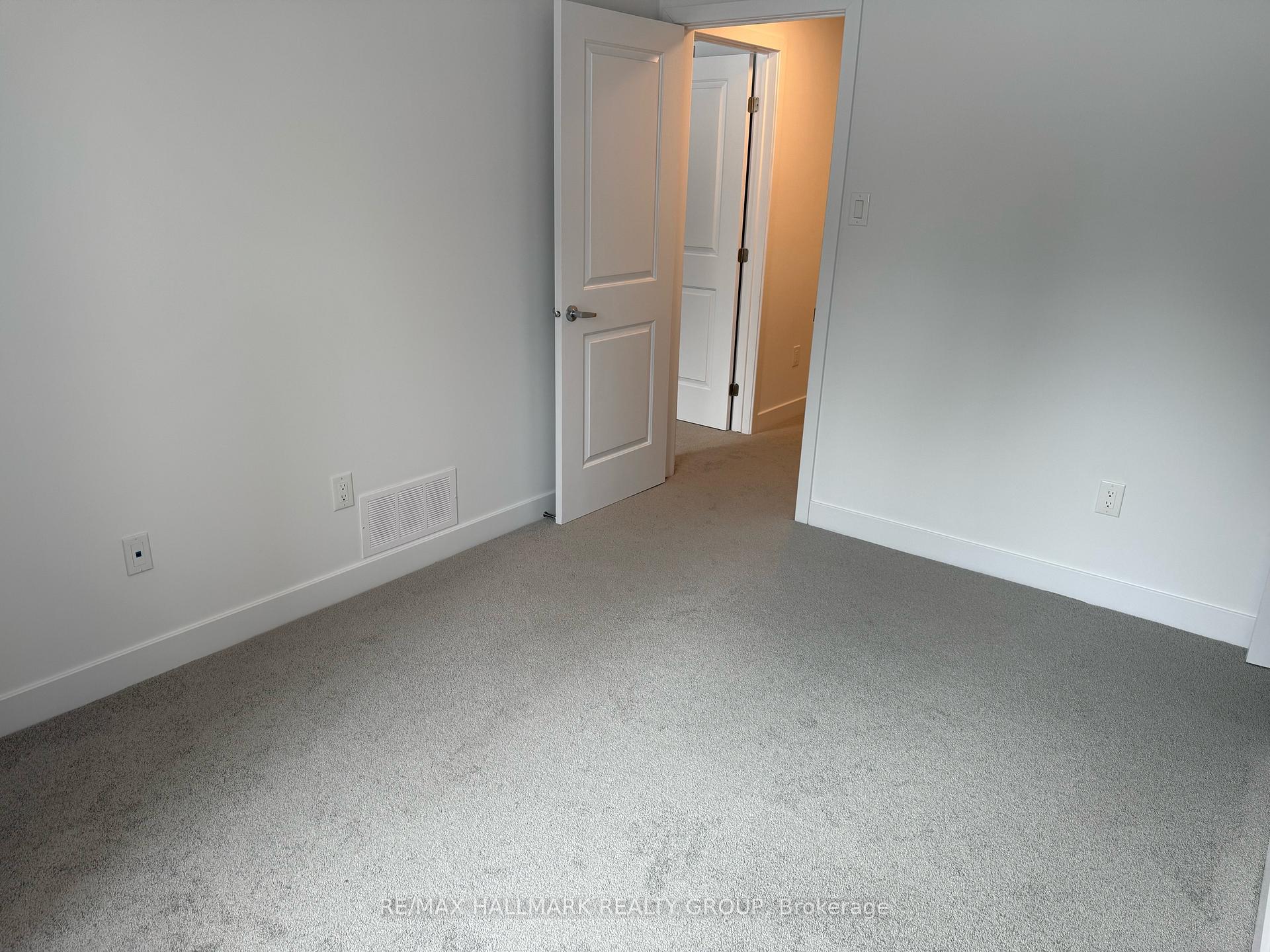 Photo 12 of 1017 Silhouette Private, Ottawa, Barrhaven - Cedargrove/Fraserdale — HOMEH