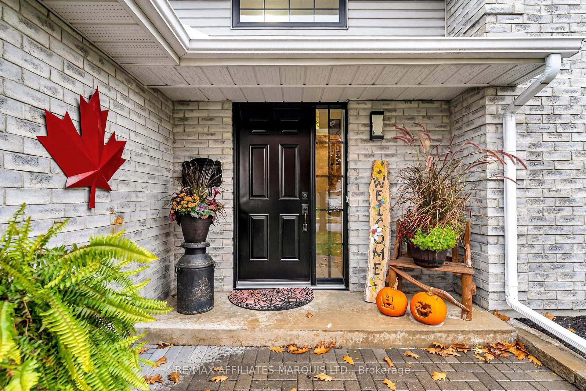Photo 2 of 296 Northwoods Crescent, Cornwall — HOMEH