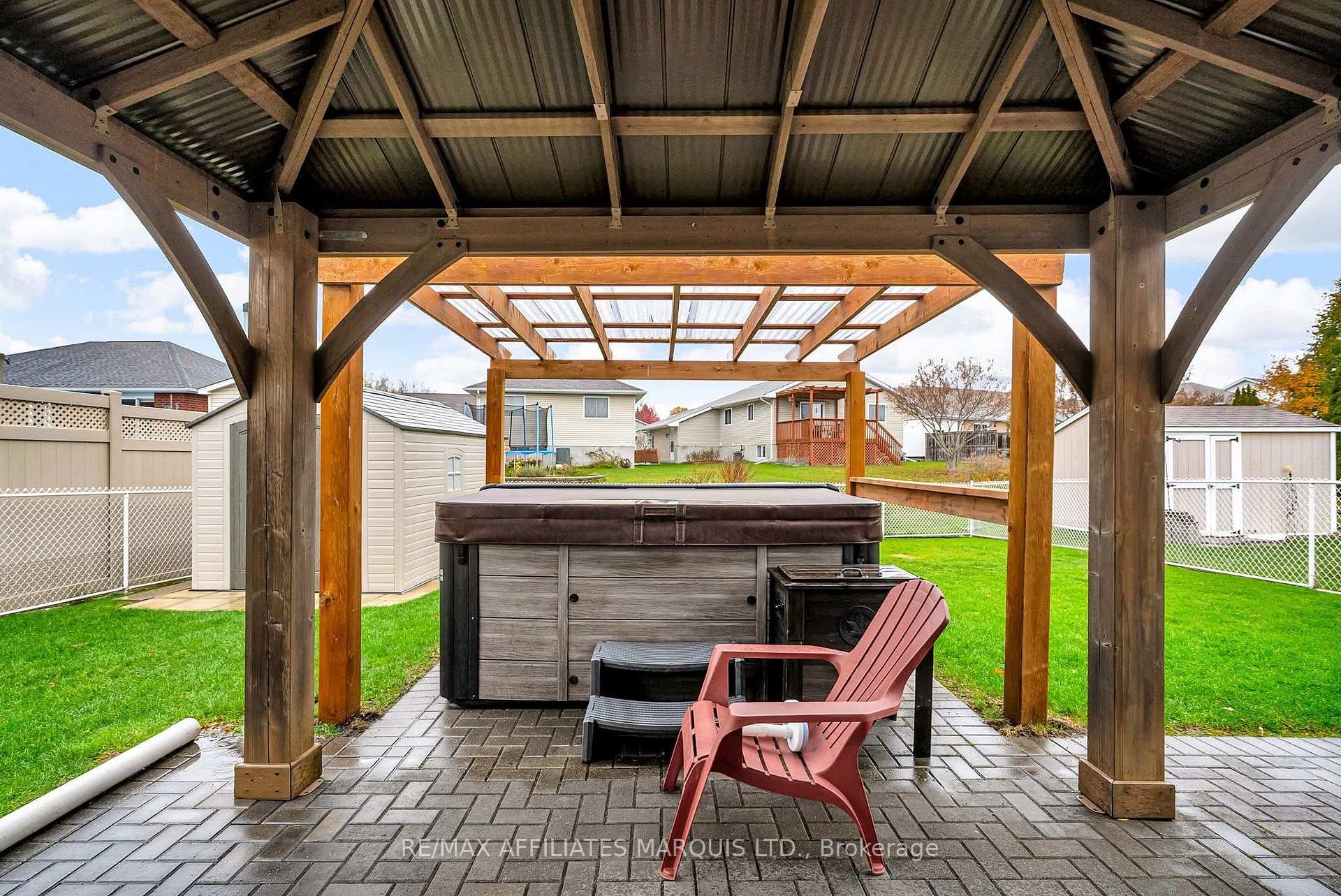 Photo 3 of 296 Northwoods Crescent, Cornwall — HOMEH