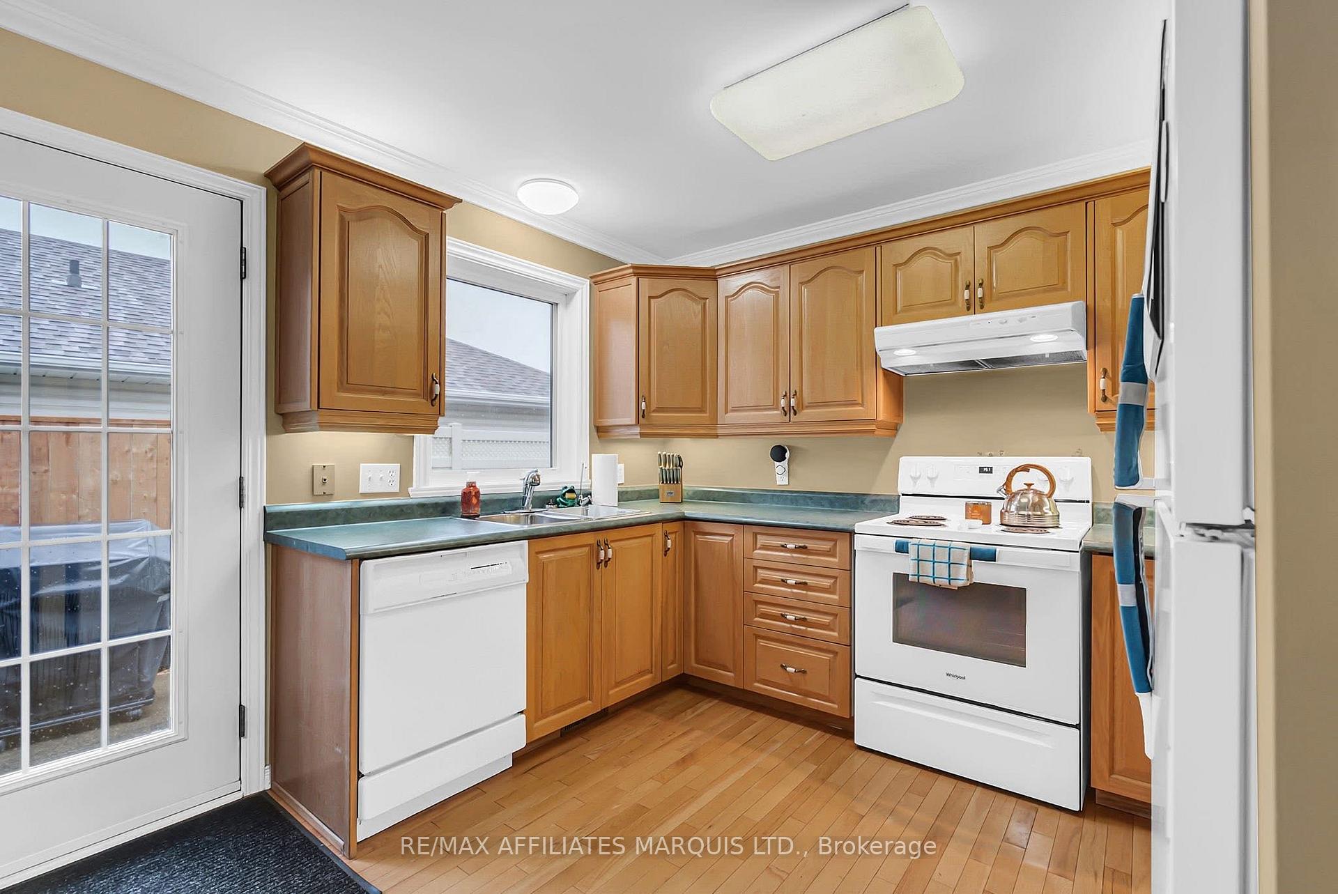 Photo 14 of 296 Northwoods Crescent, Cornwall — HOMEH